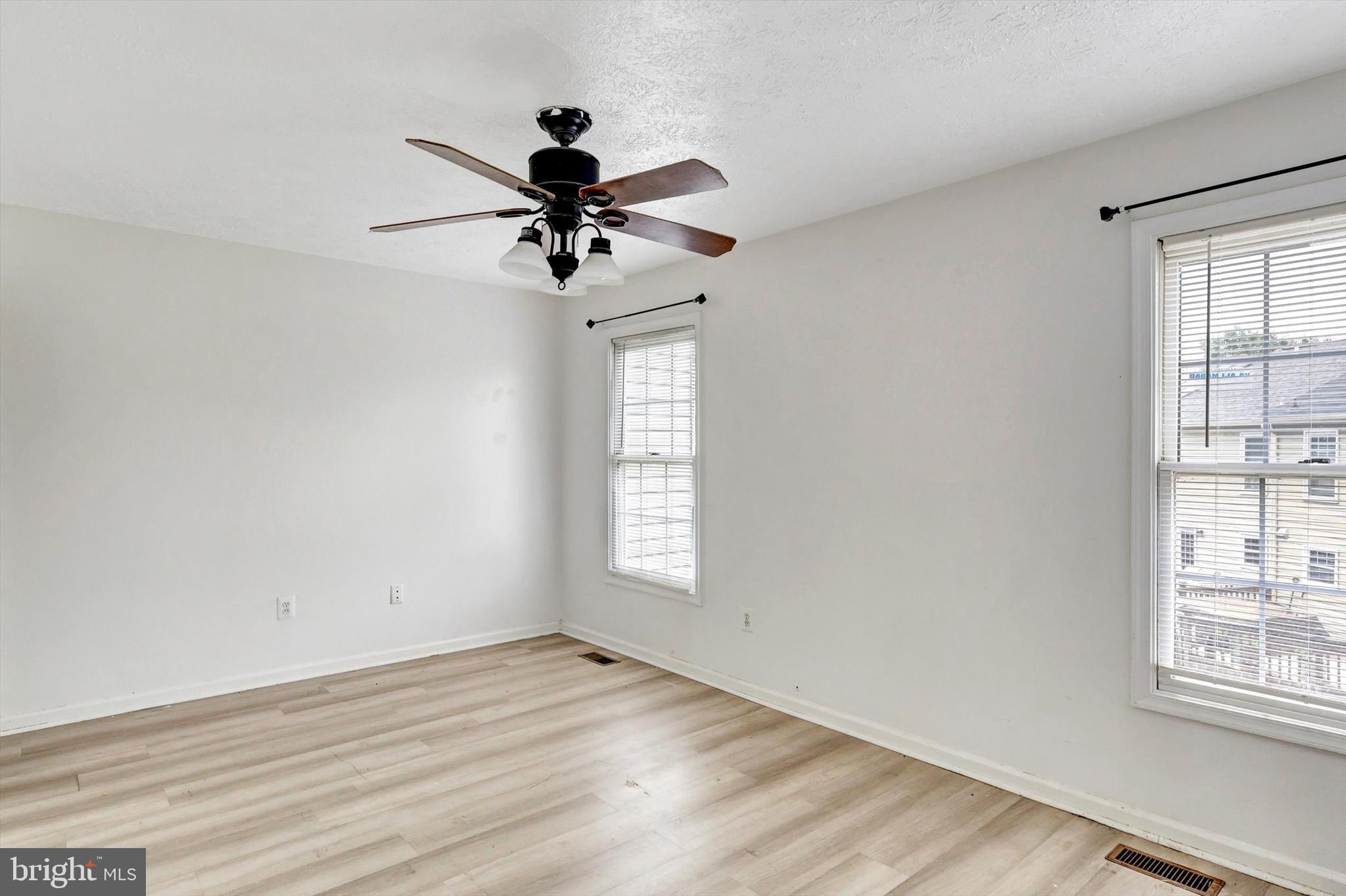 FAIRBROOK - Residential