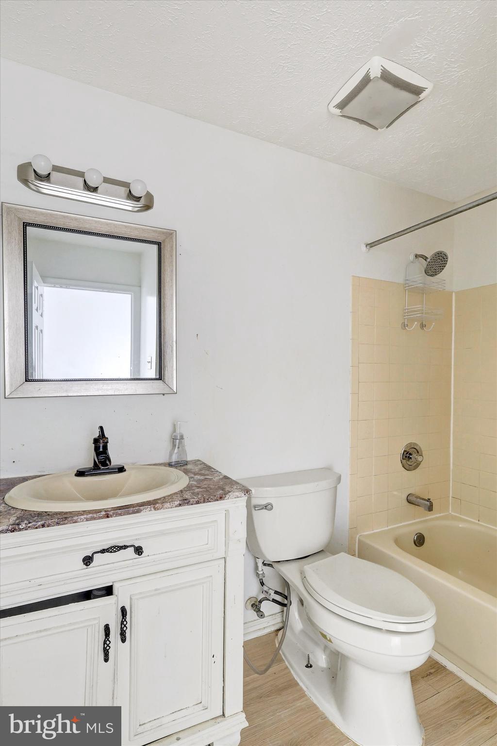 FAIRBROOK - Residential