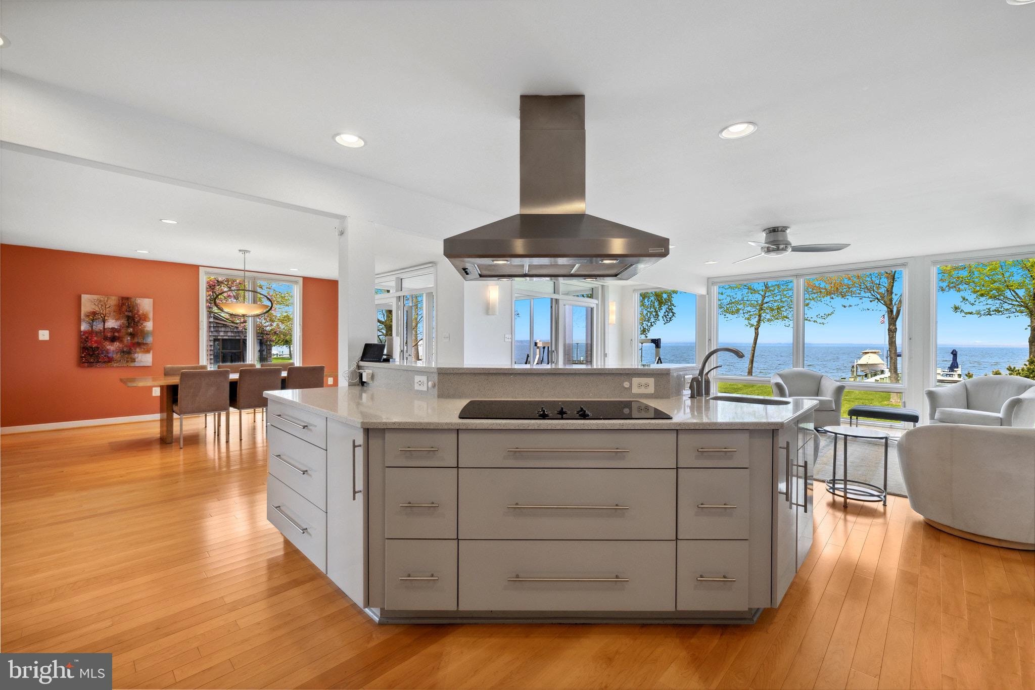 HOLLAND POINT - Residential