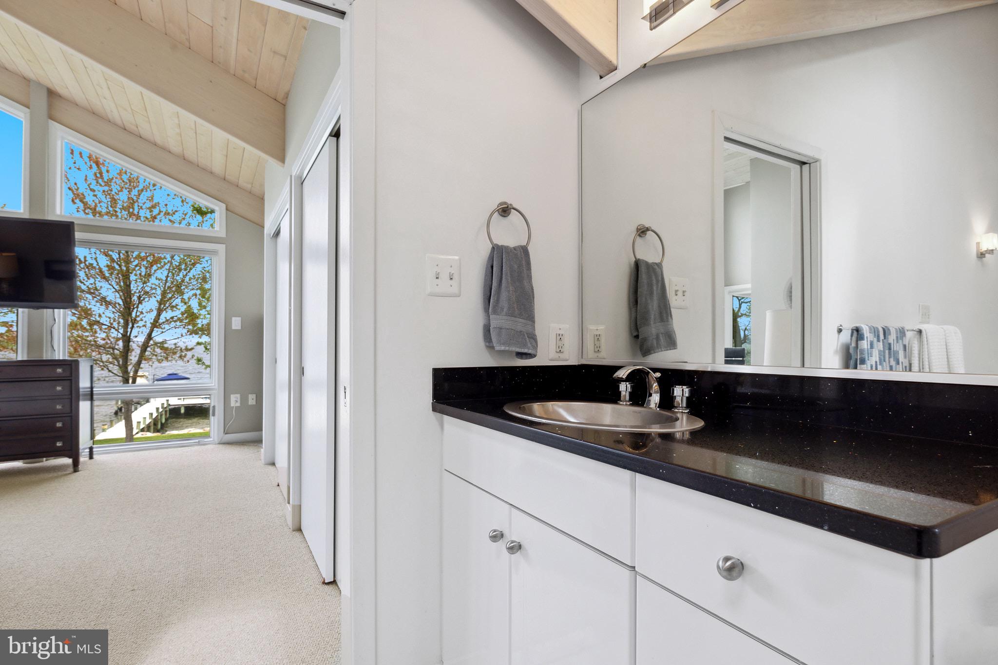 HOLLAND POINT - Residential