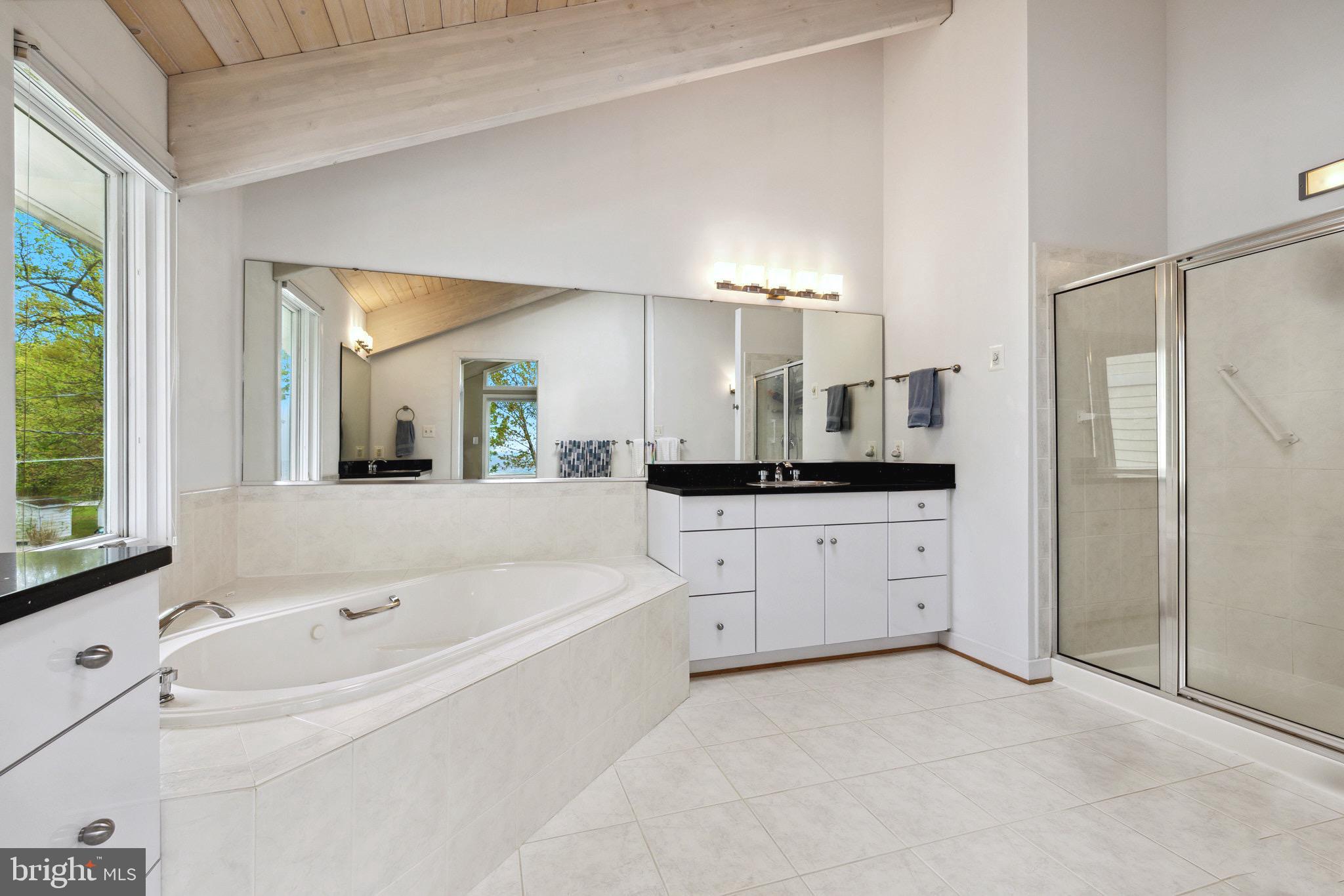 HOLLAND POINT - Residential