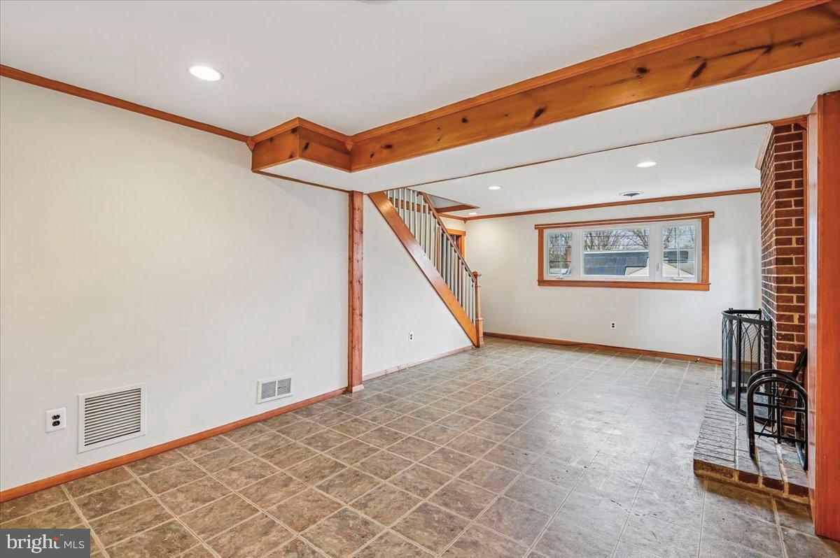 HILLANDALE FOREST - Residential