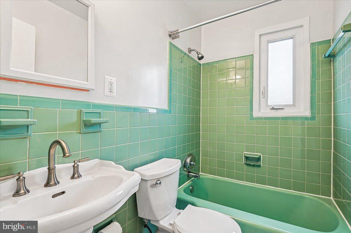 HILLANDALE FOREST - Residential