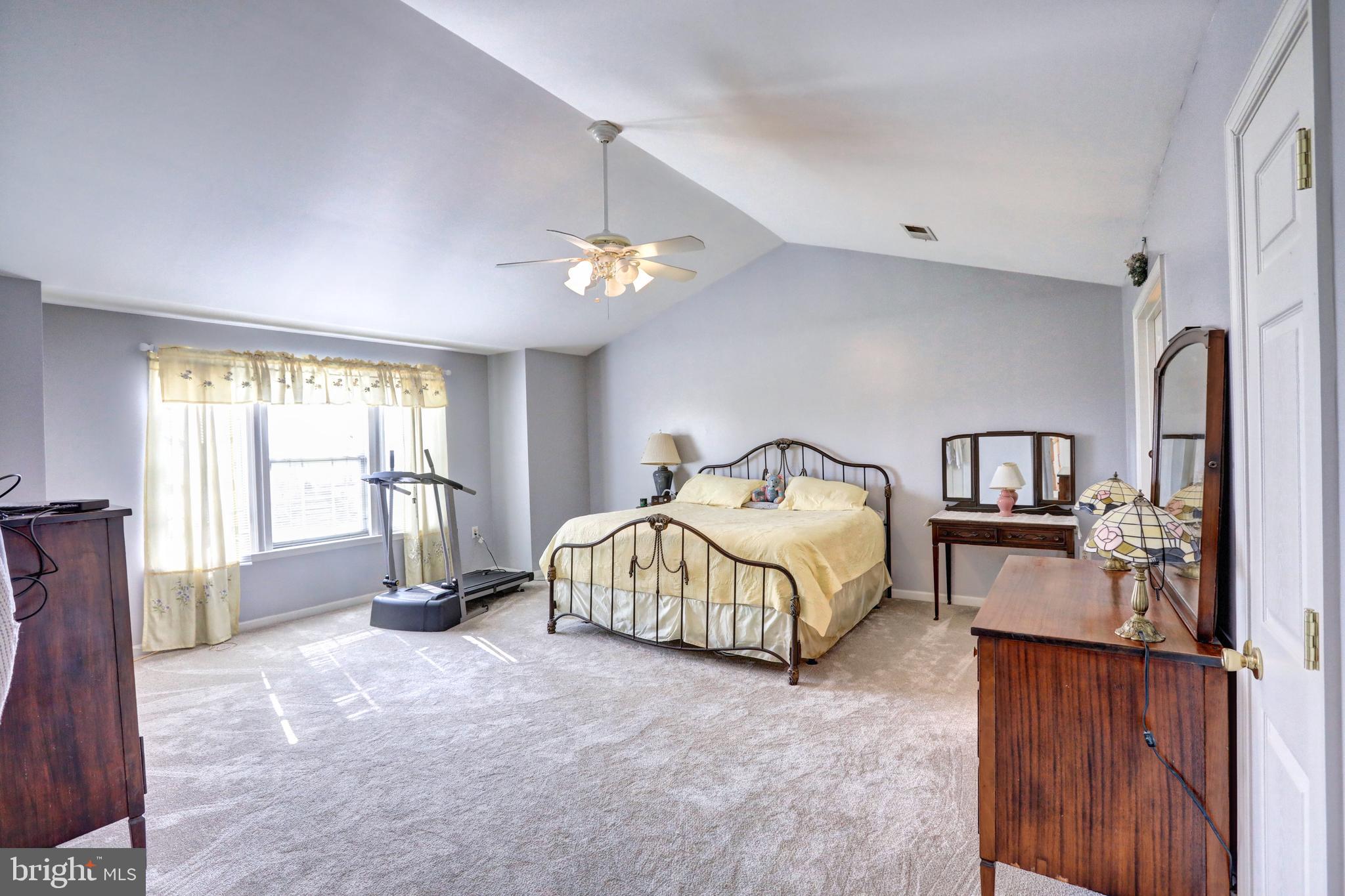 MEADOW BROOK - Residential