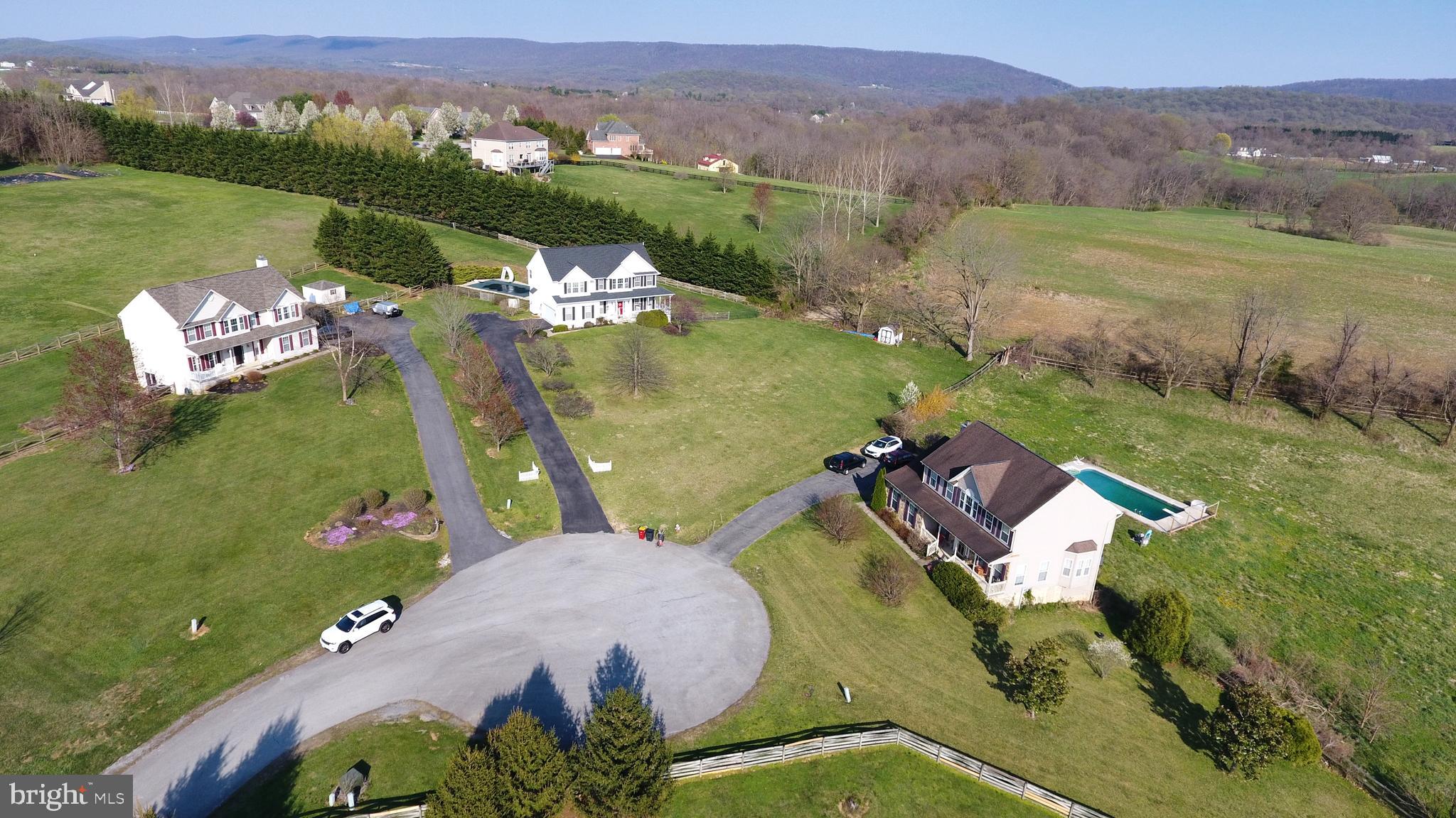 MEADOW BROOK - Residential