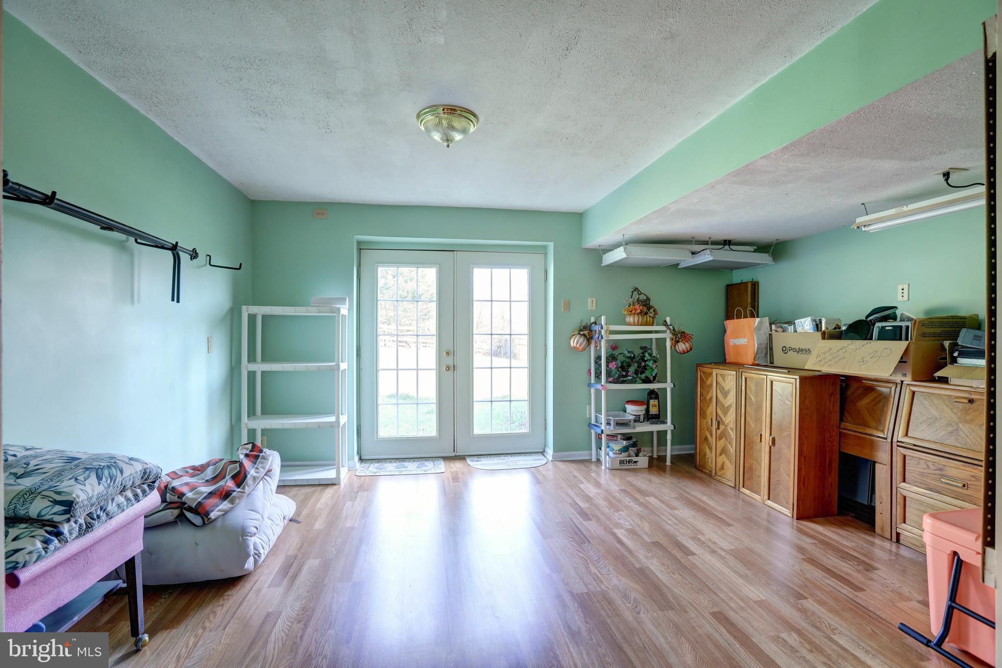 MEADOW BROOK - Residential