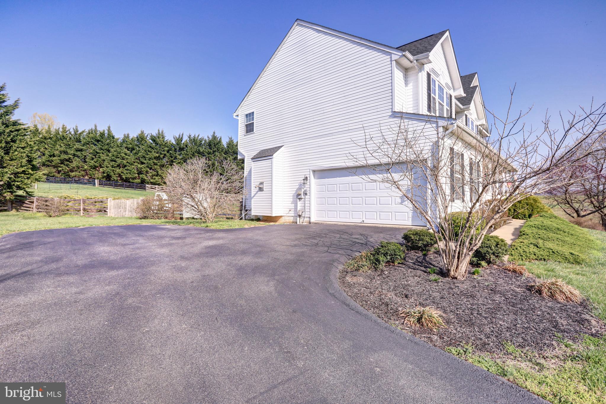 MEADOW BROOK - Residential