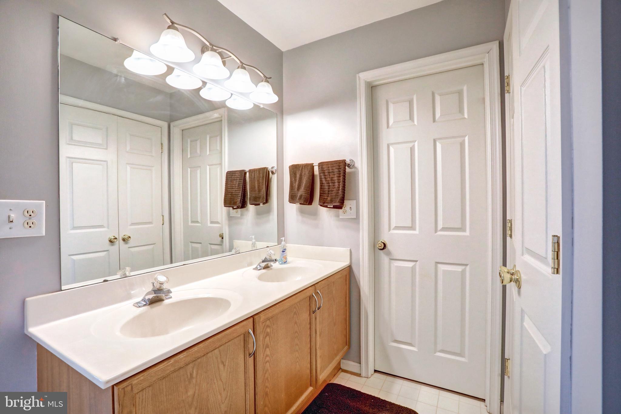 MEADOW BROOK - Residential