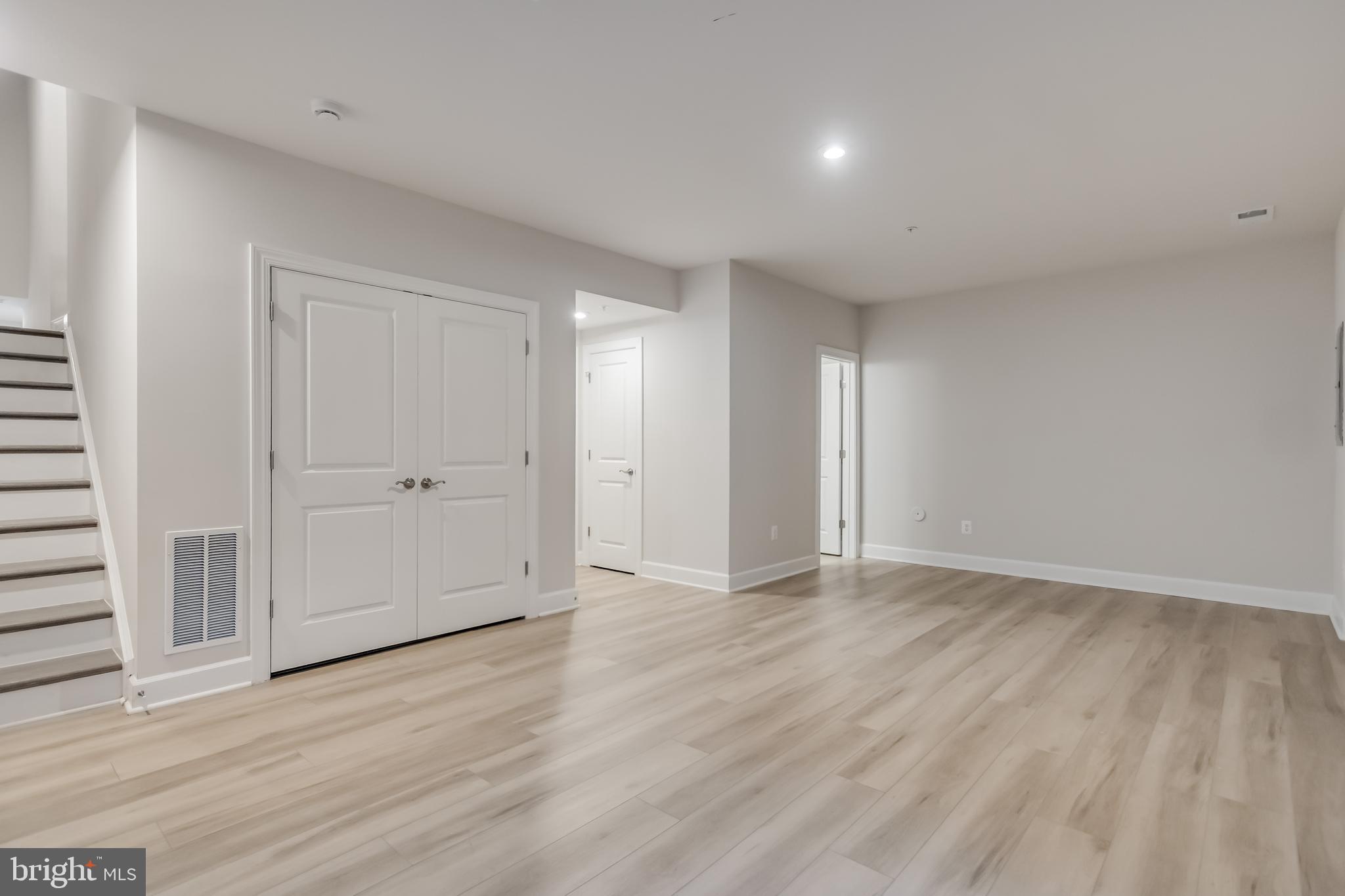 MARLBORO RIDGE - Residential