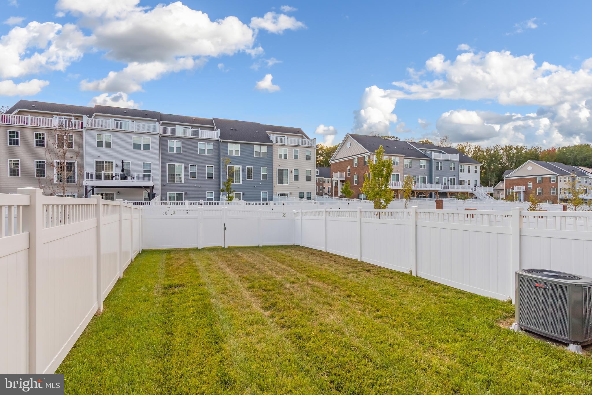 MARLBORO RIDGE - Residential