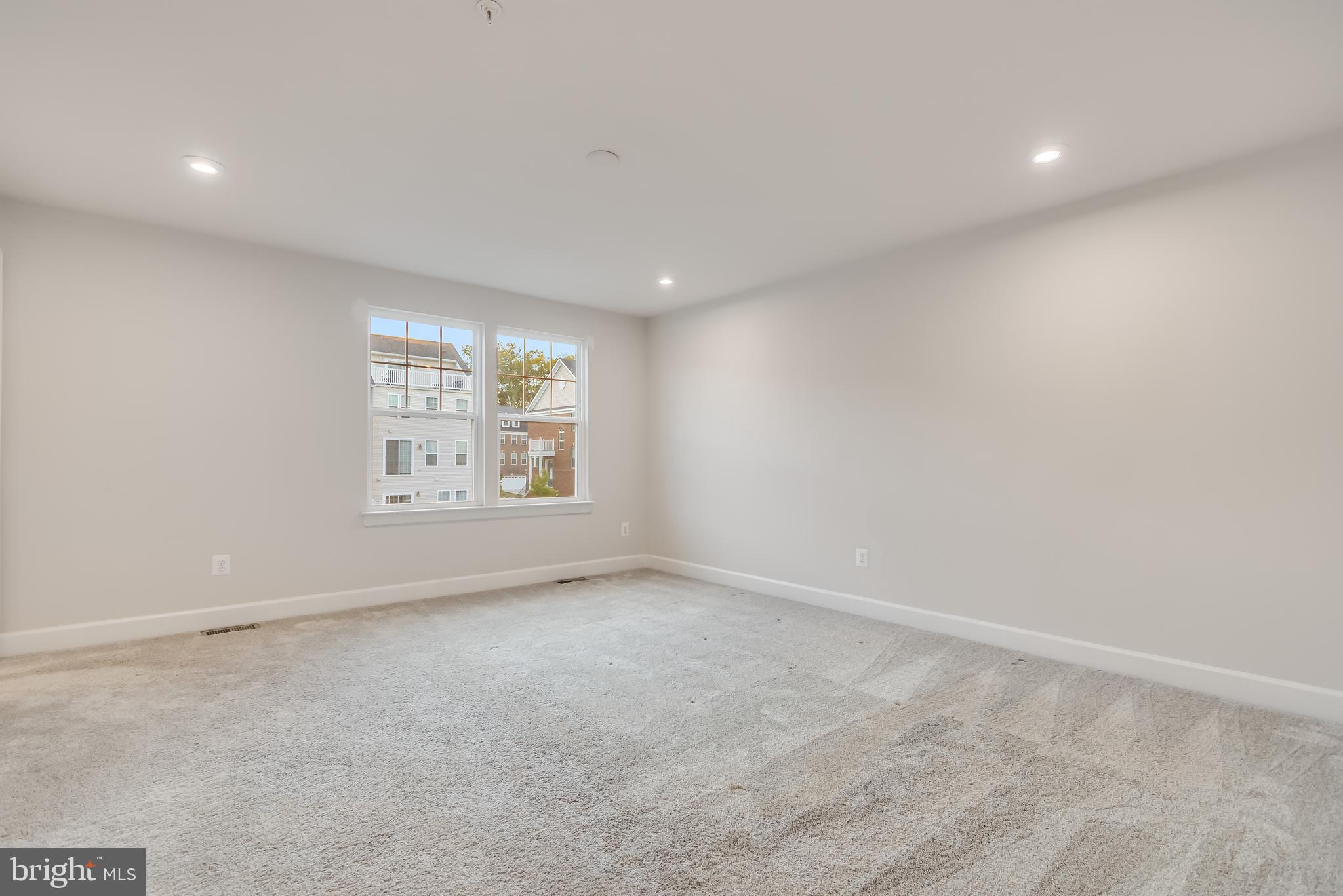 MARLBORO RIDGE - Residential