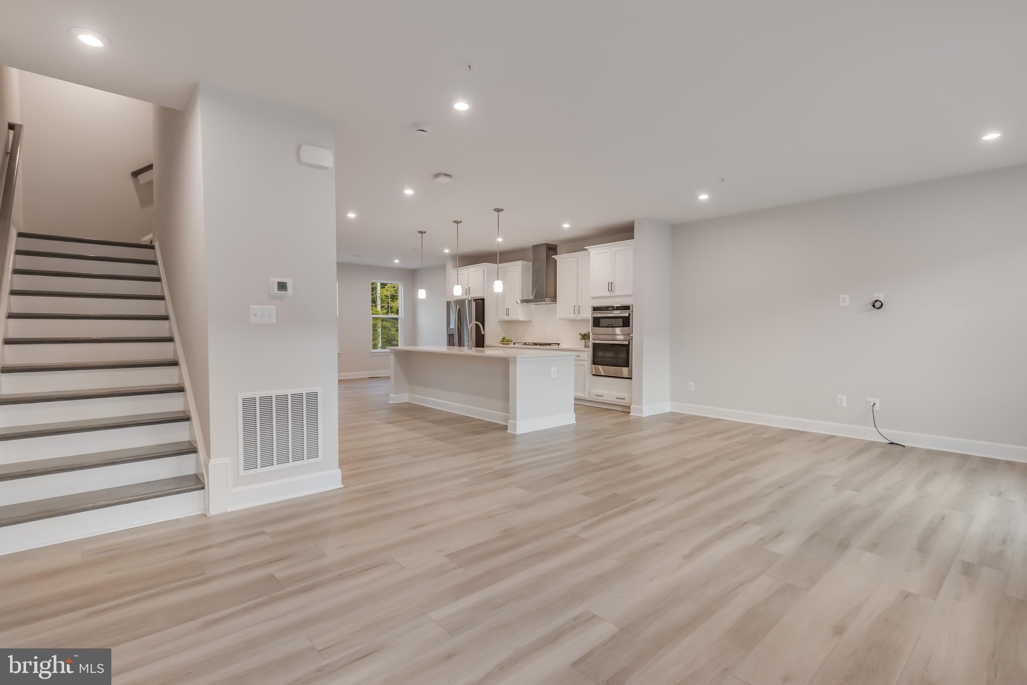 MARLBORO RIDGE - Residential