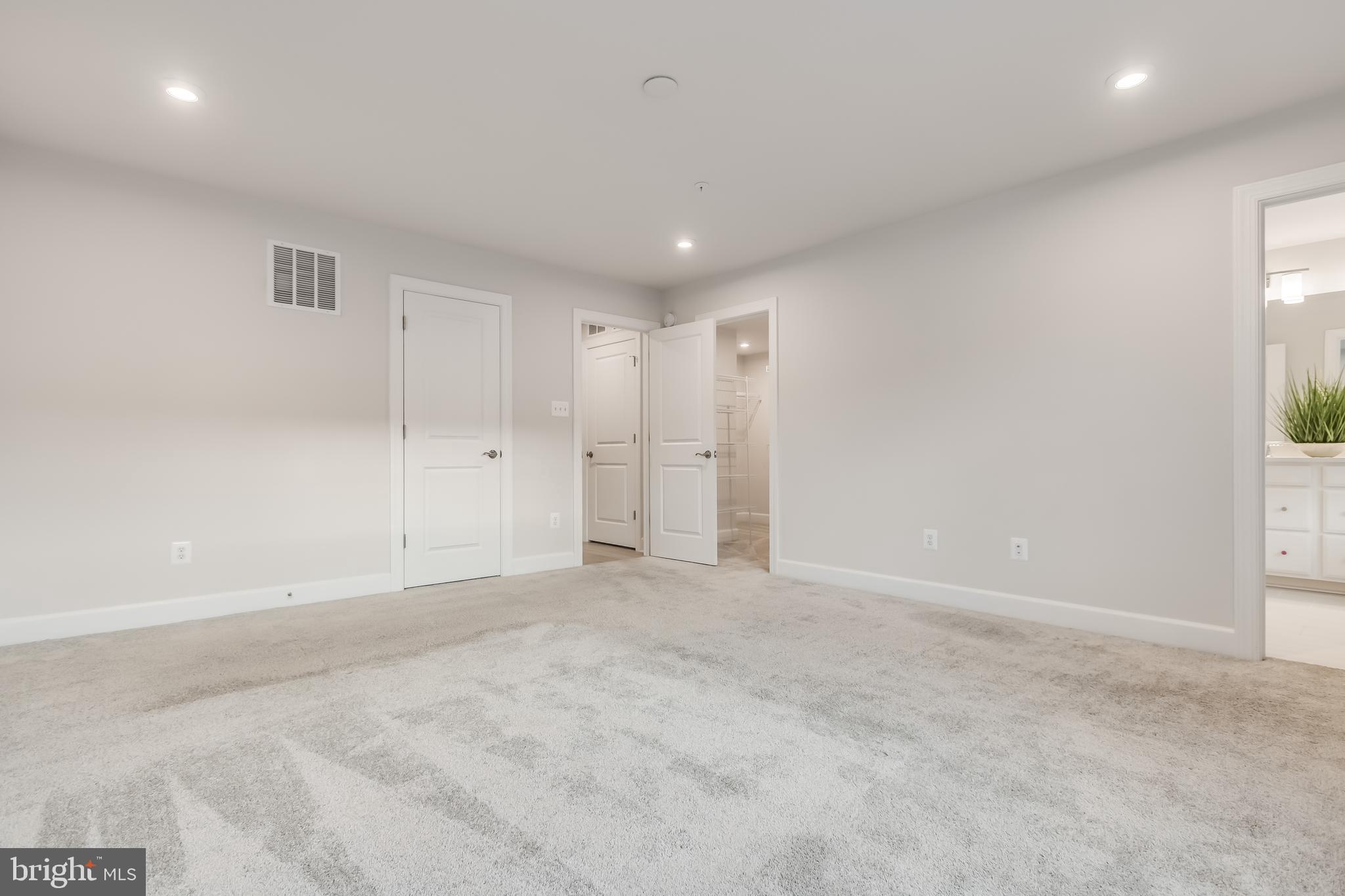 MARLBORO RIDGE - Residential