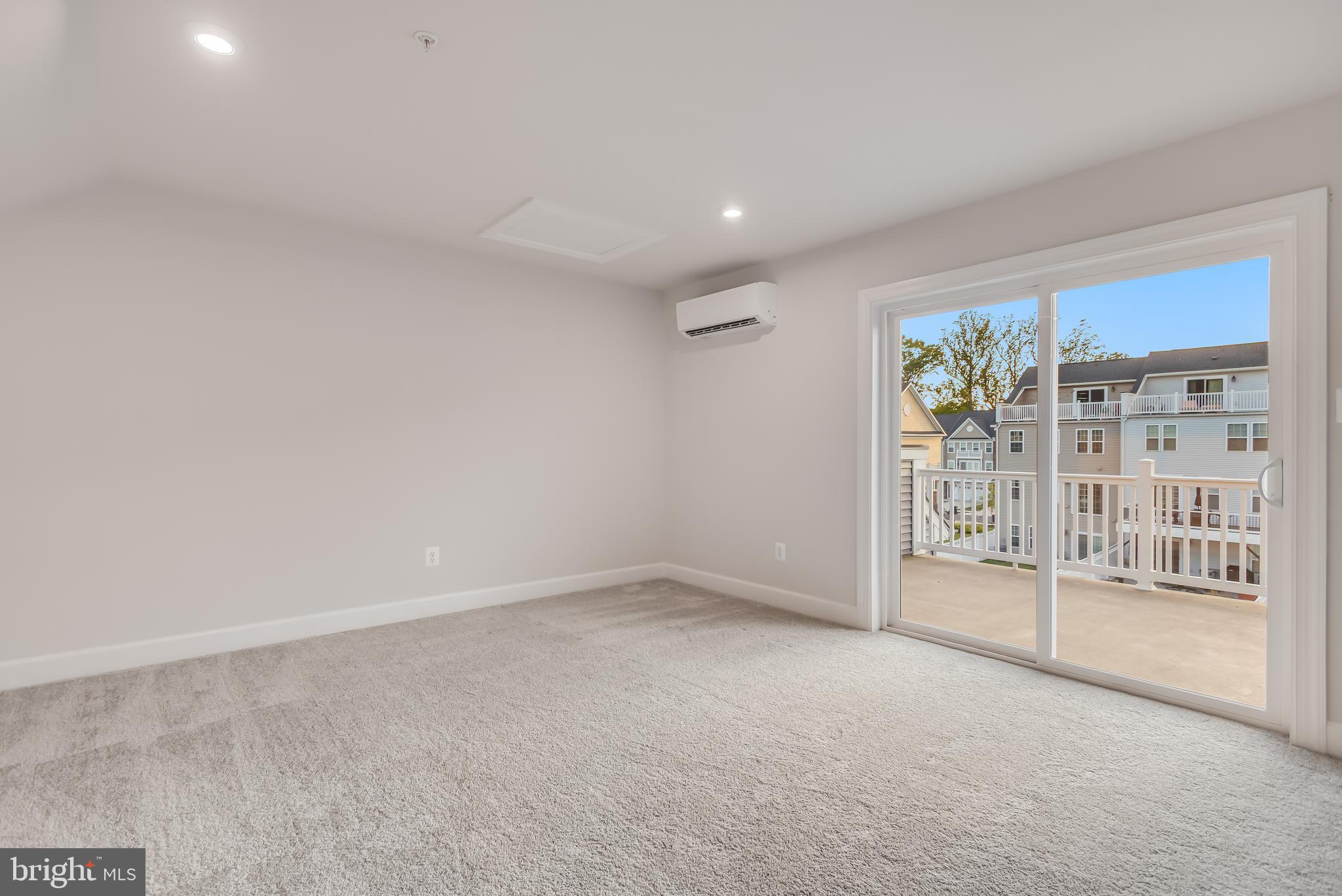 MARLBORO RIDGE - Residential