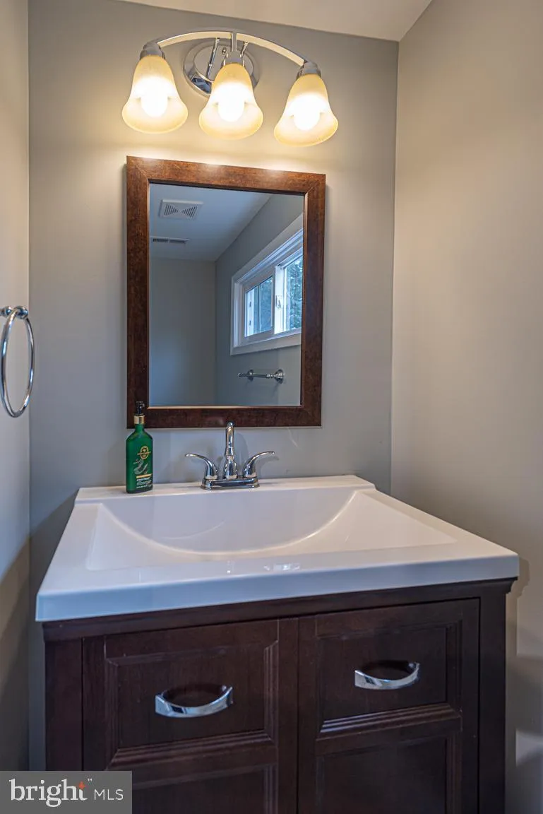 Snow Hill, Maryland 21863, United States, 3 Bedrooms Bedrooms, ,3 BathroomsBathrooms,Residential,Contingent,19843