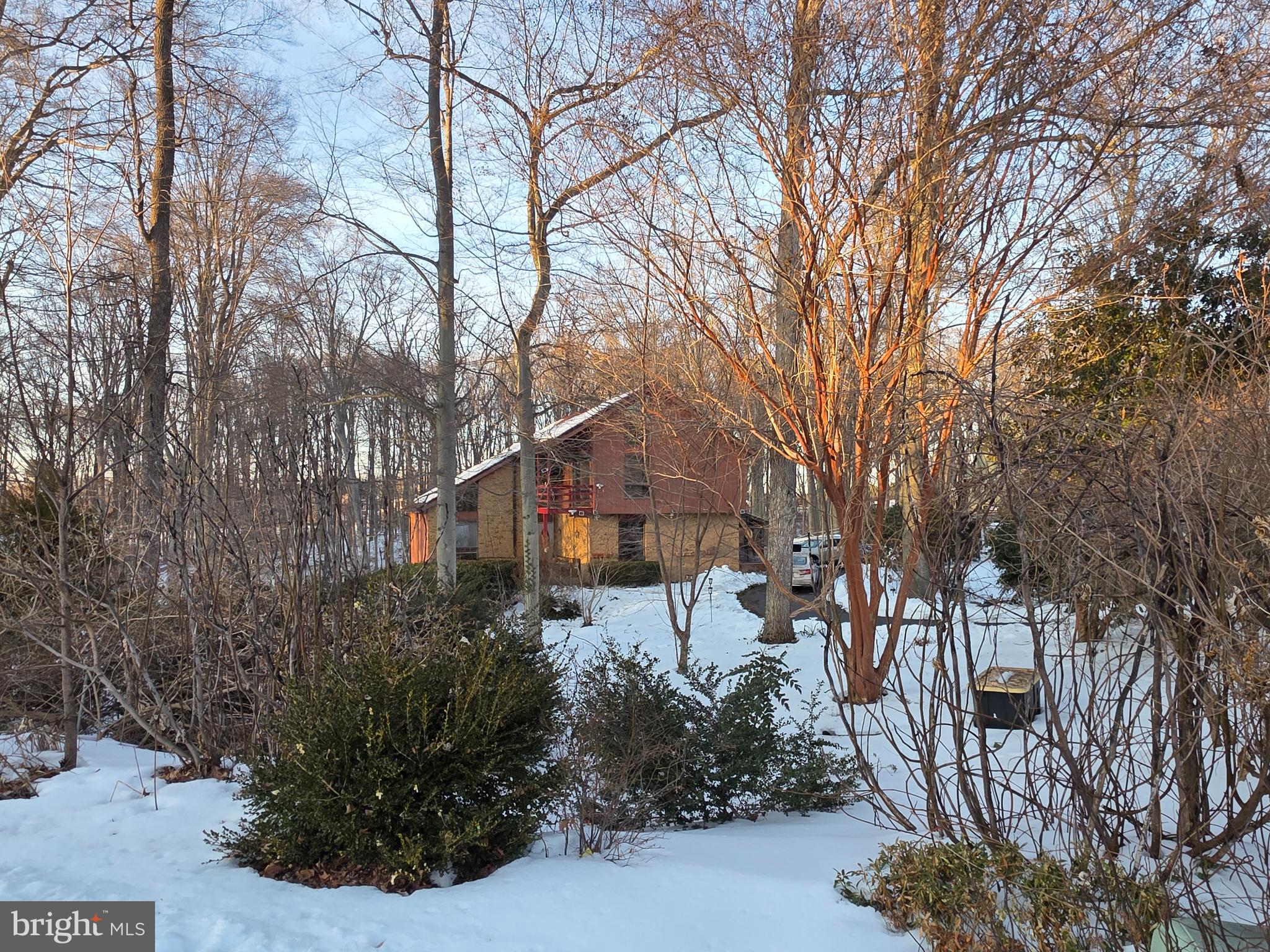 2818 COLLEGE VIEW DRIVE