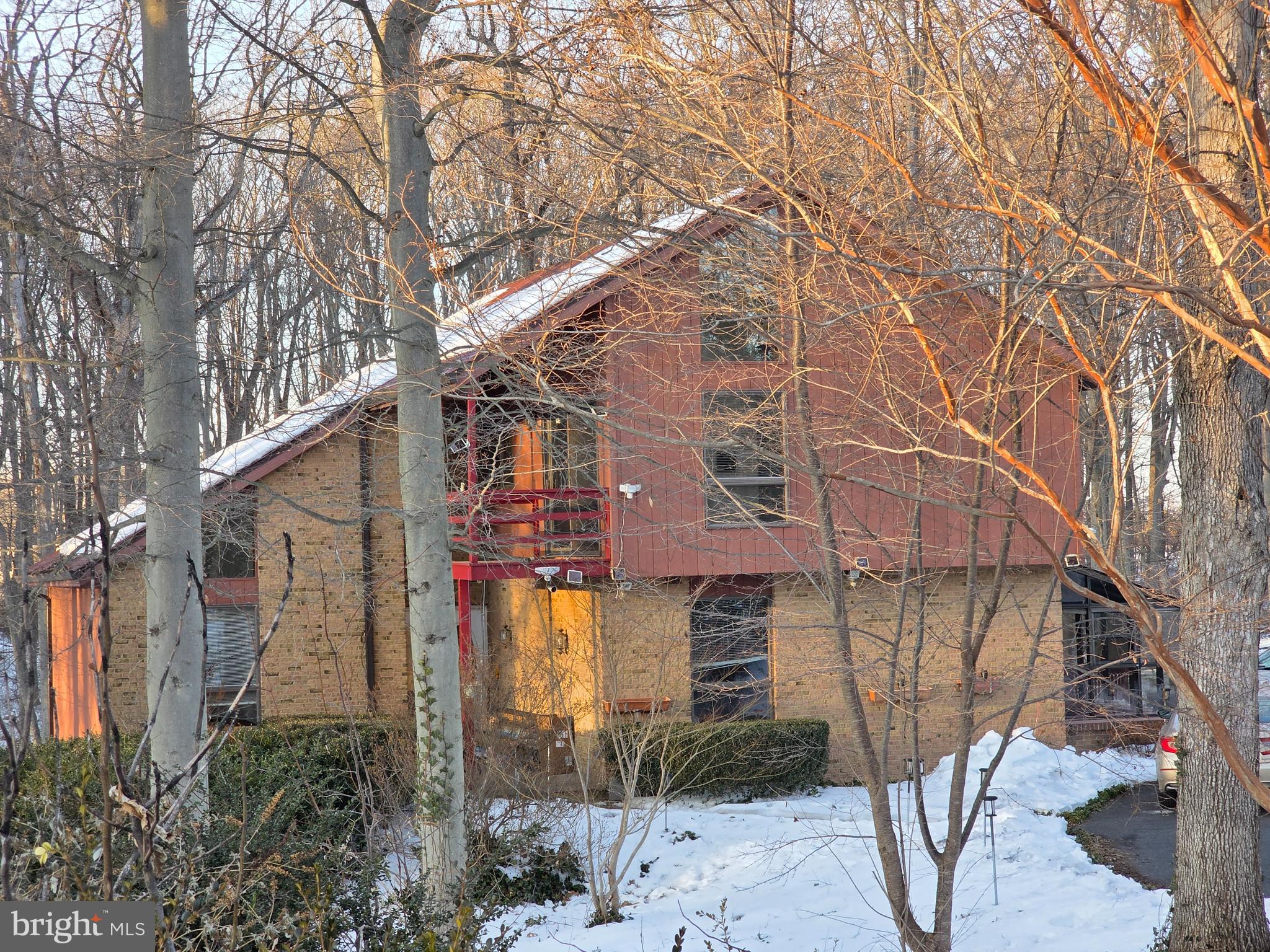 2818 COLLEGE VIEW DRIVE