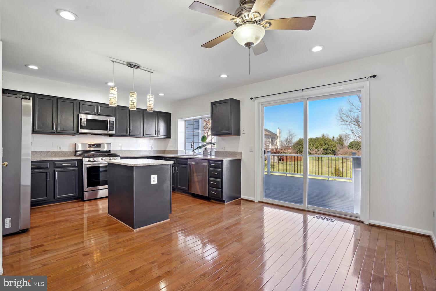 ASHBURN FARM - Residential