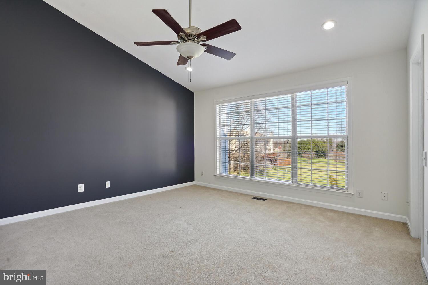 ASHBURN FARM - Residential