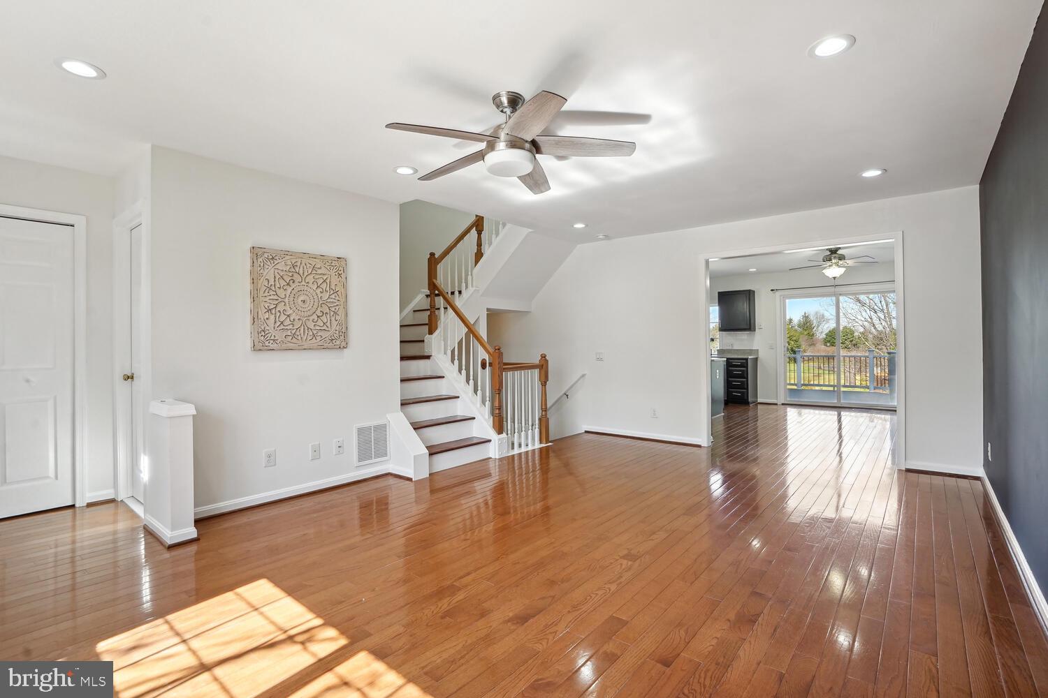 ASHBURN FARM - Residential