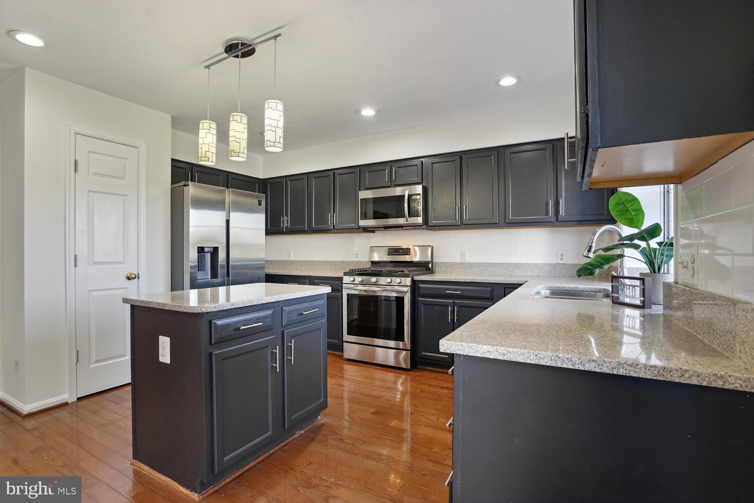 ASHBURN FARM - Residential