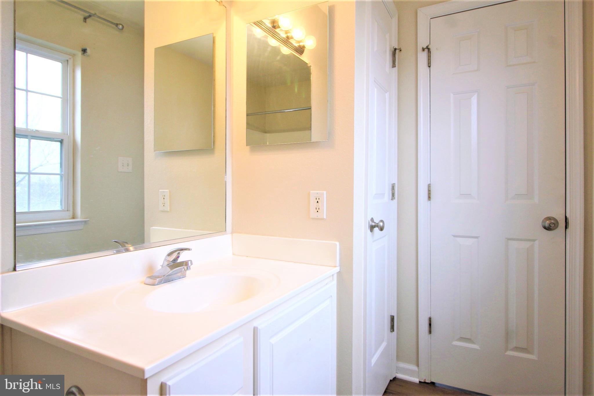 CEDAR LEE CONDOMINIUM - Residential Lease