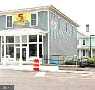 CEDAR LEE CONDOMINIUM - Residential Lease