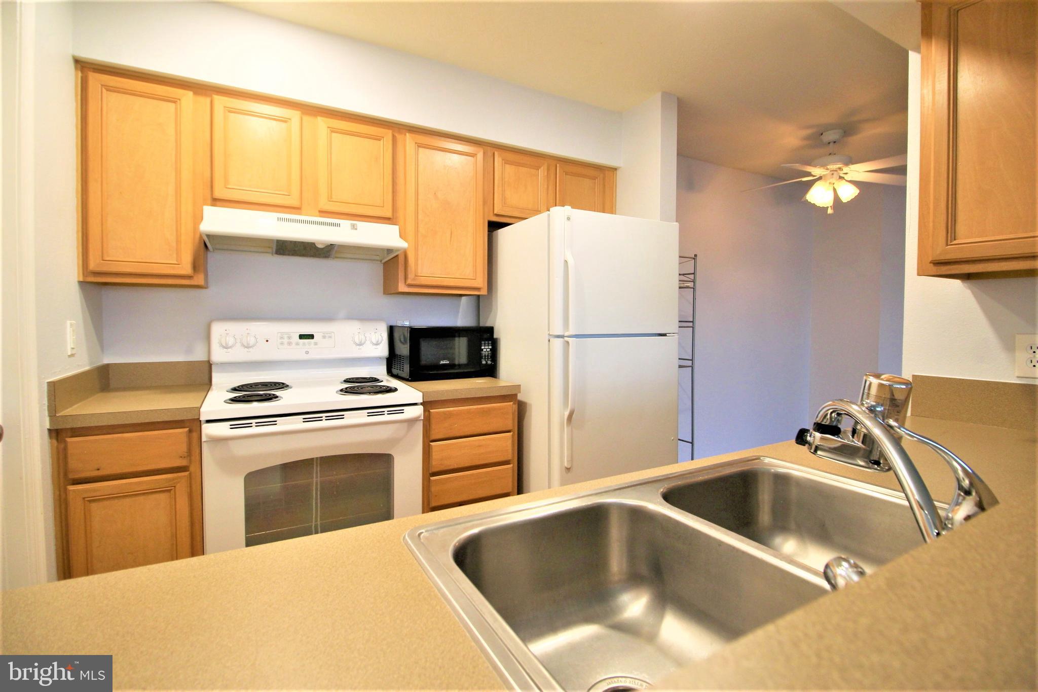 CEDAR LEE CONDOMINIUM - Residential Lease