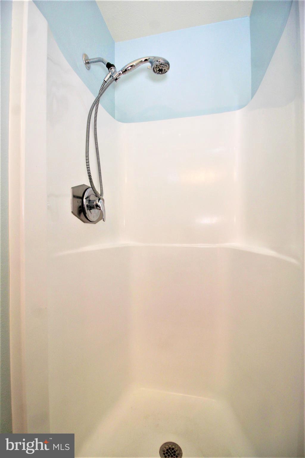 CEDAR LEE CONDOMINIUM - Residential Lease