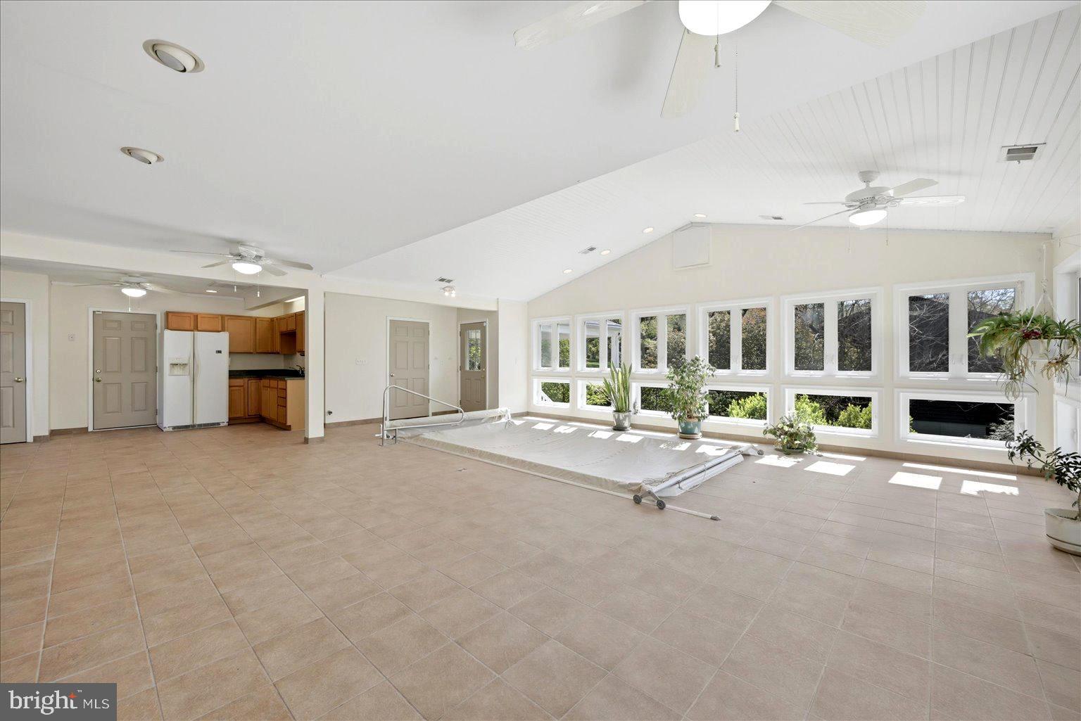LAKE SERENE - Residential