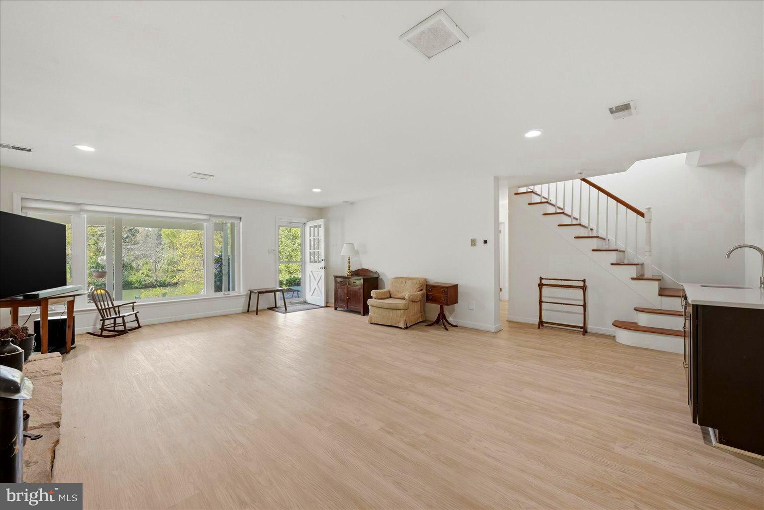 LAKE SERENE - Residential