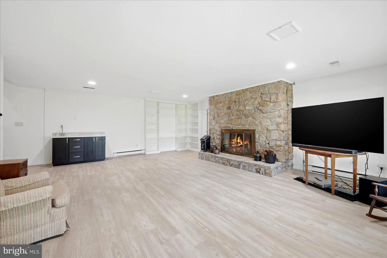 LAKE SERENE - Residential