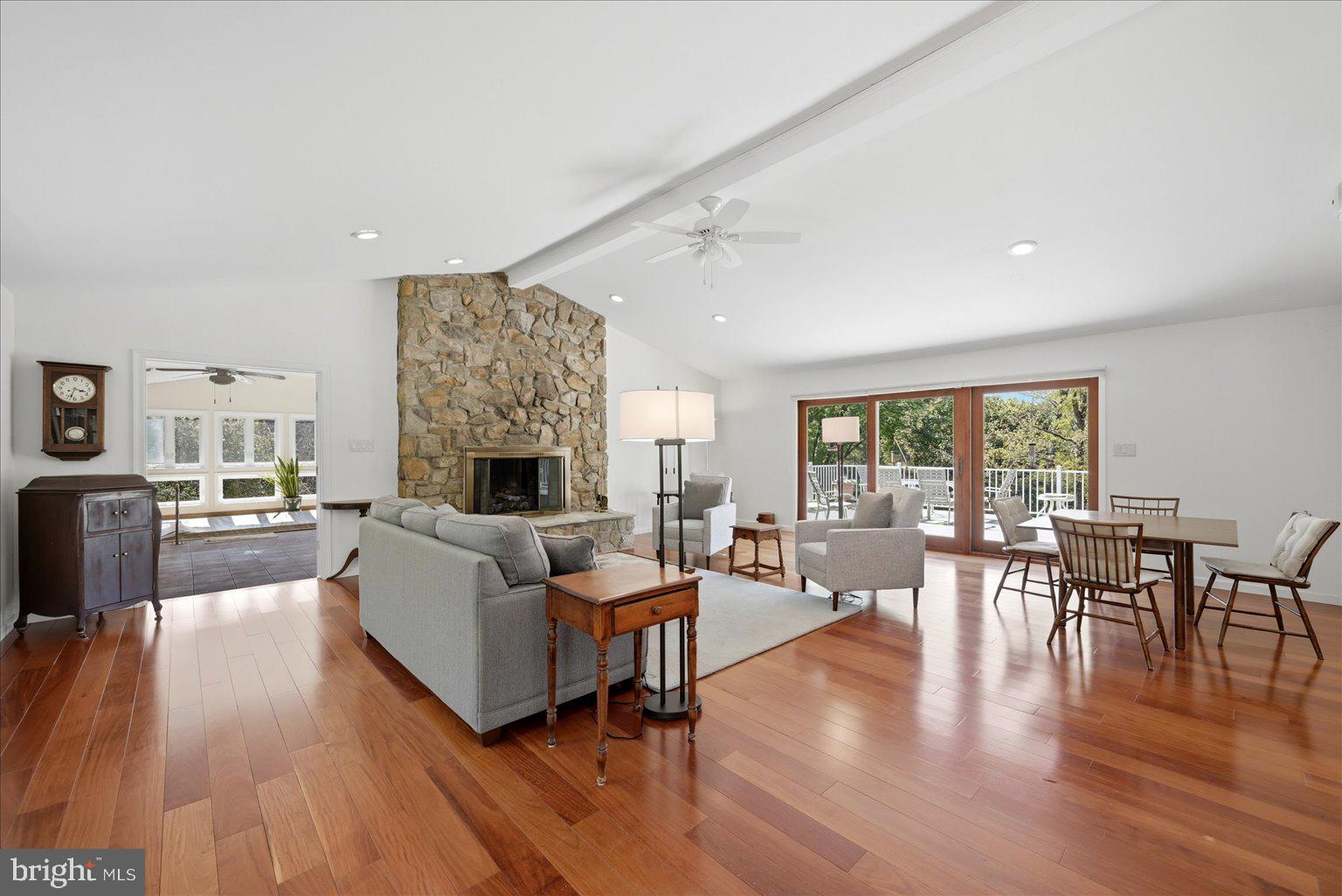 LAKE SERENE - Residential