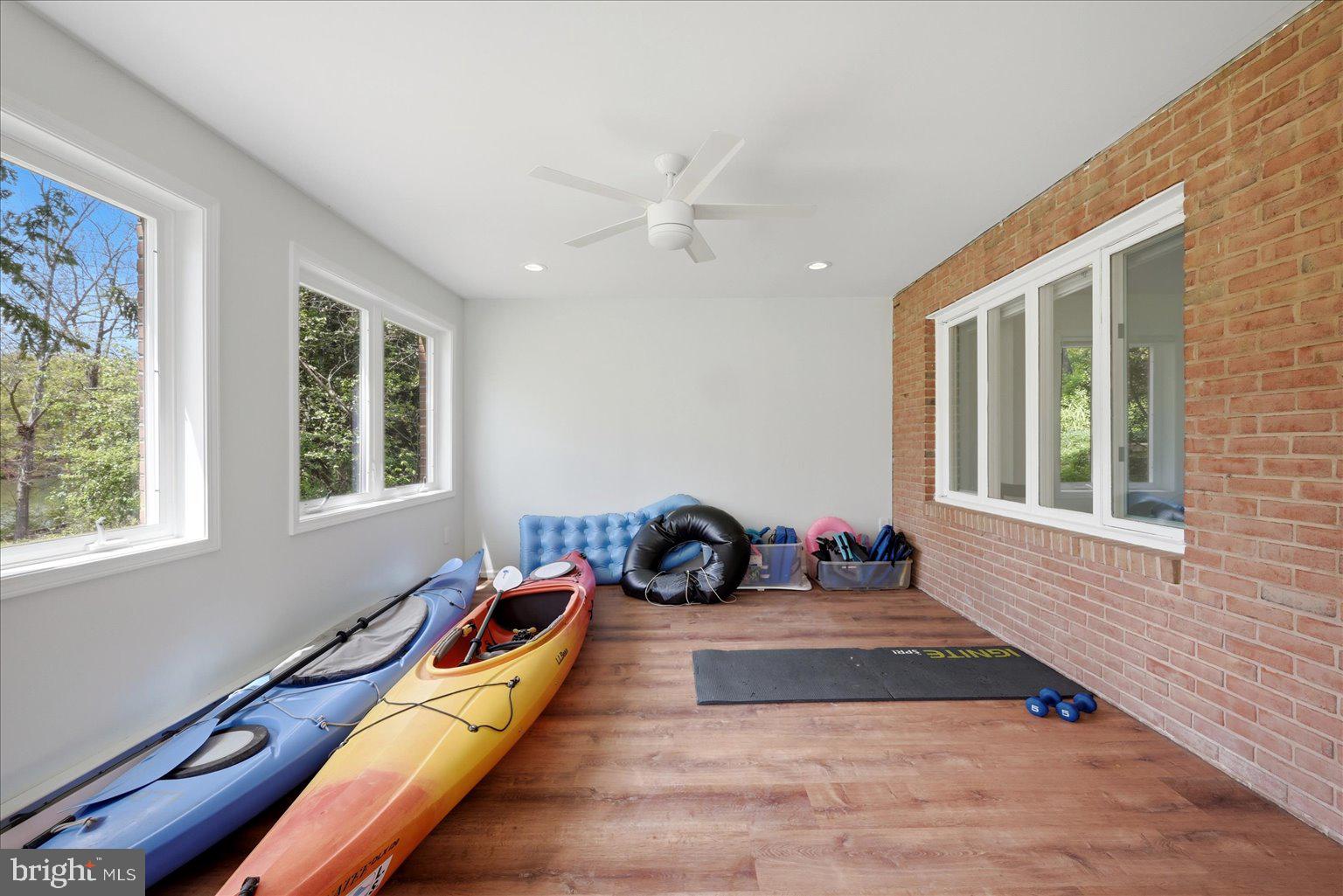 LAKE SERENE - Residential