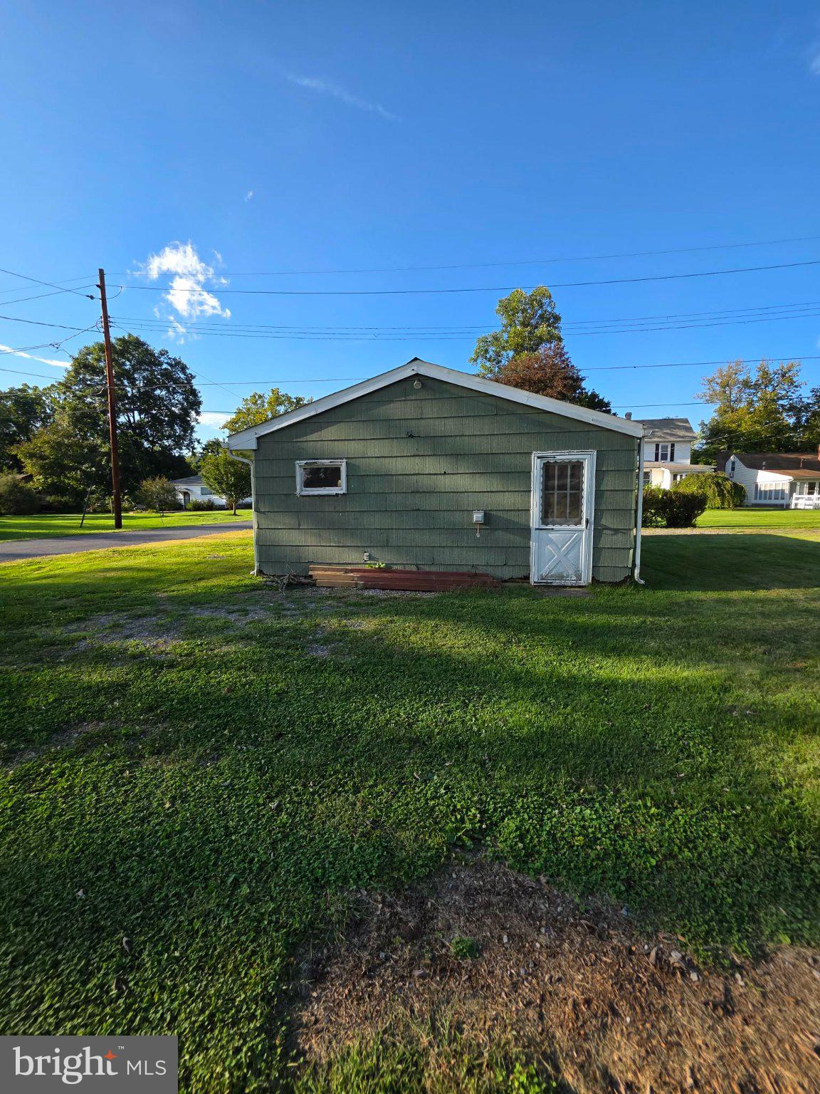 7487 HEMLOCK STREET