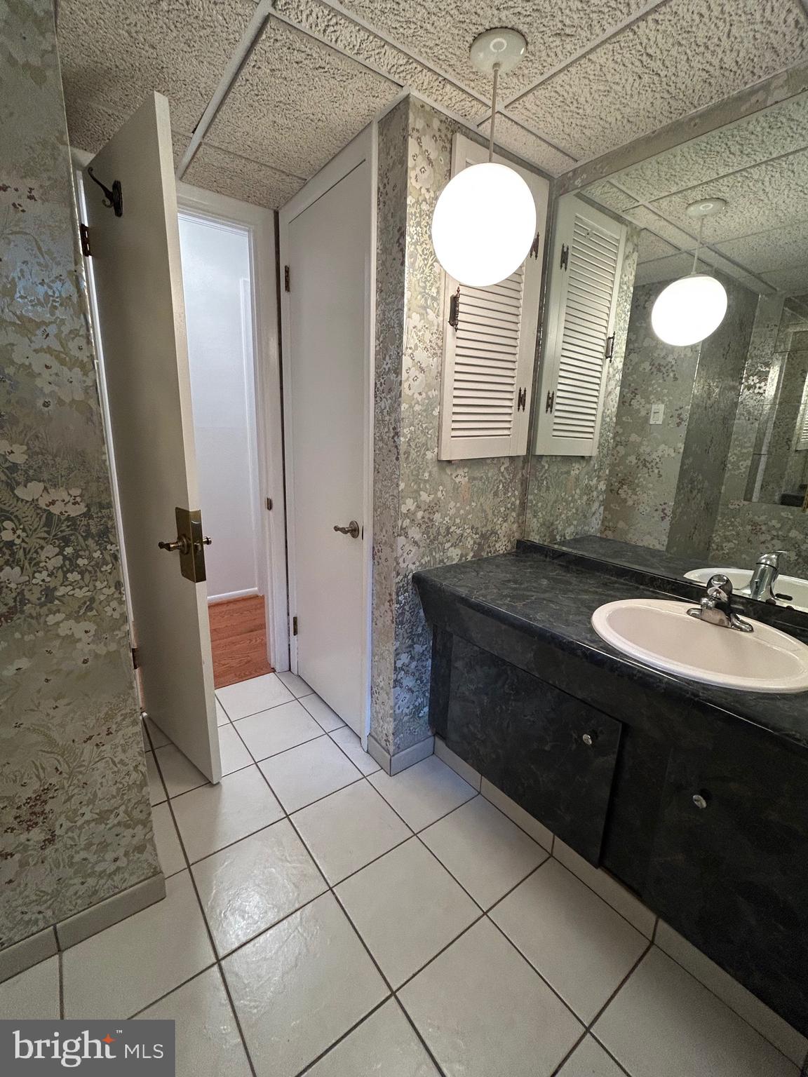 WHITFORD HILLS - Residential