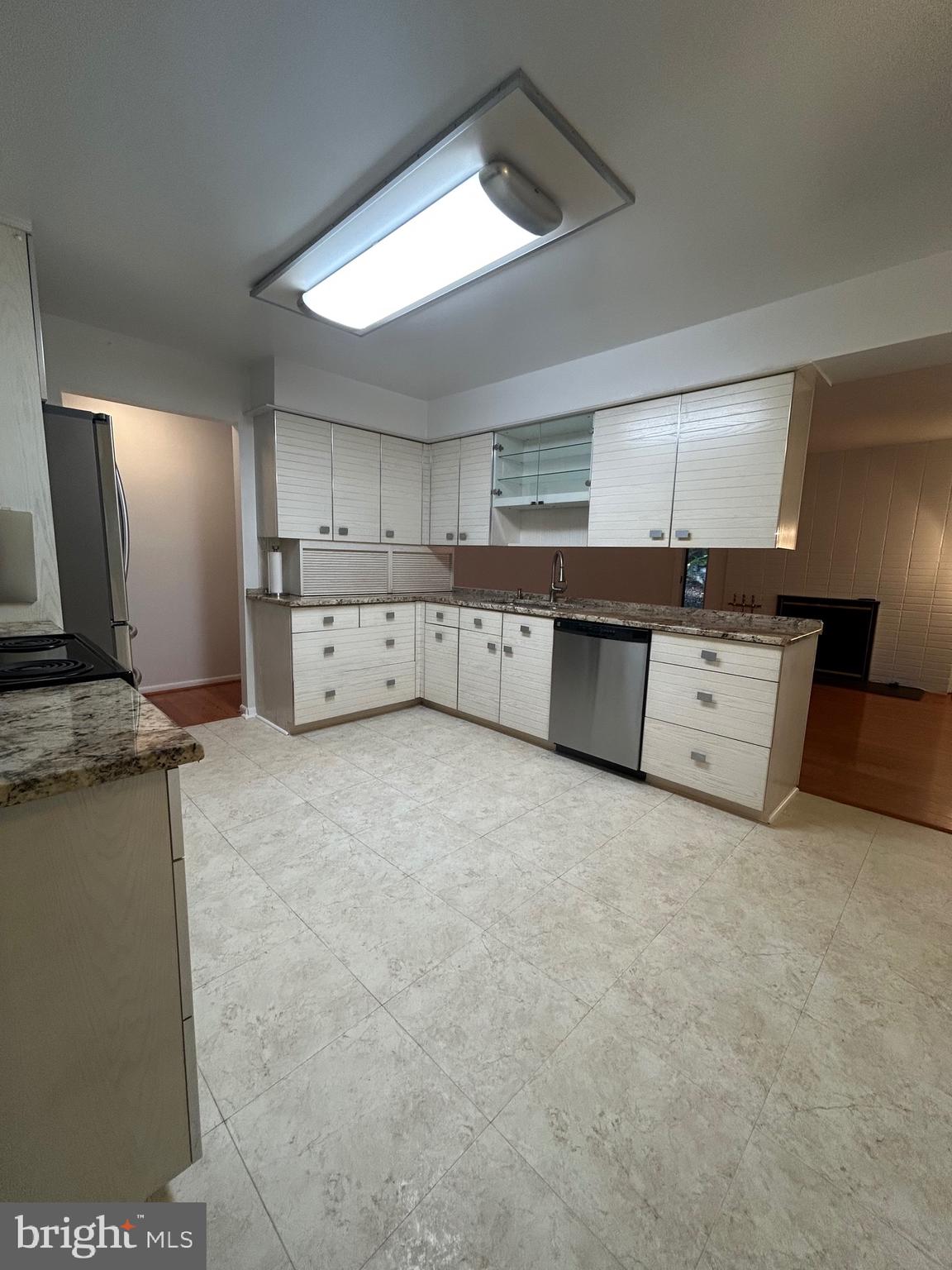 WHITFORD HILLS - Residential