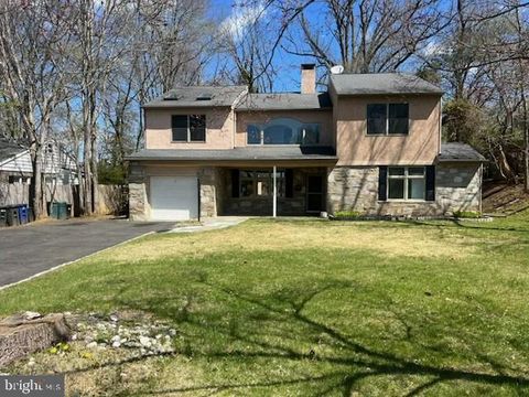 1215 CHURCH ROAD ORELAND PA 19075