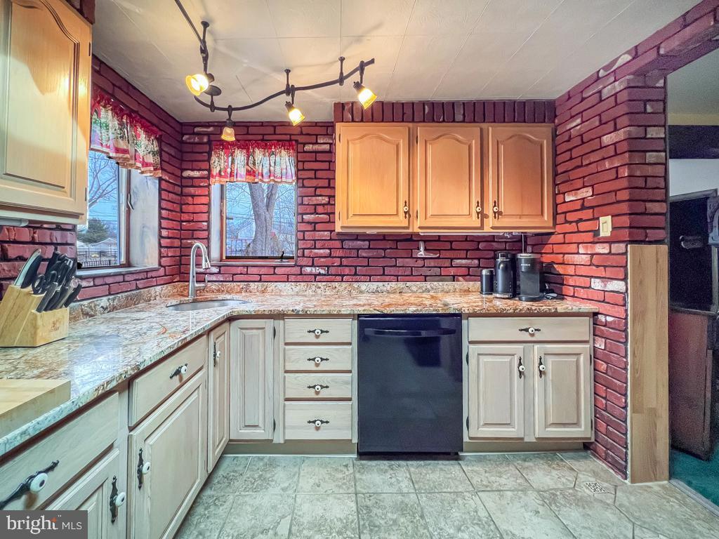 HALLOWELL - Residential