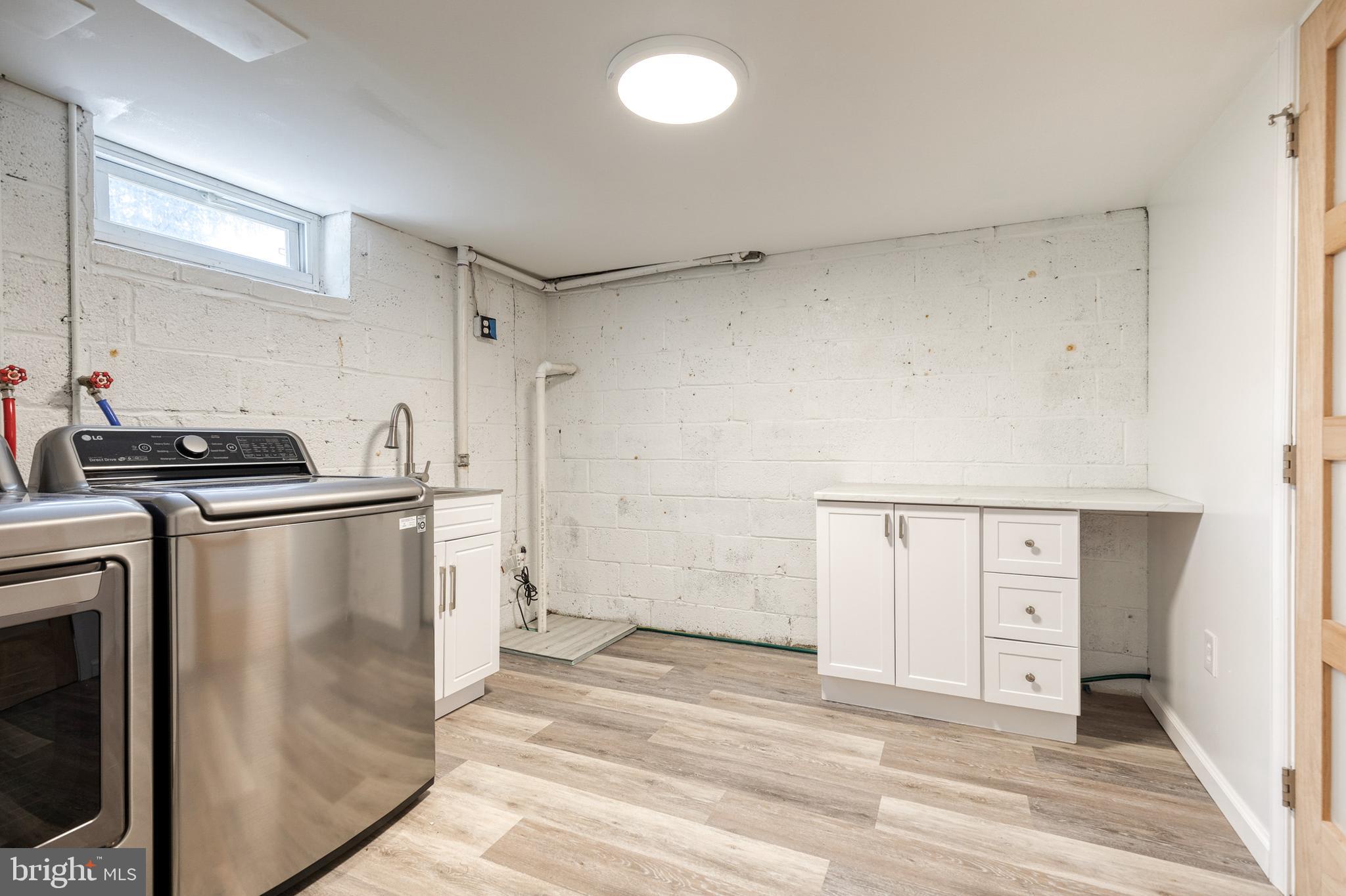 COLONIAL GARDENS - Residential