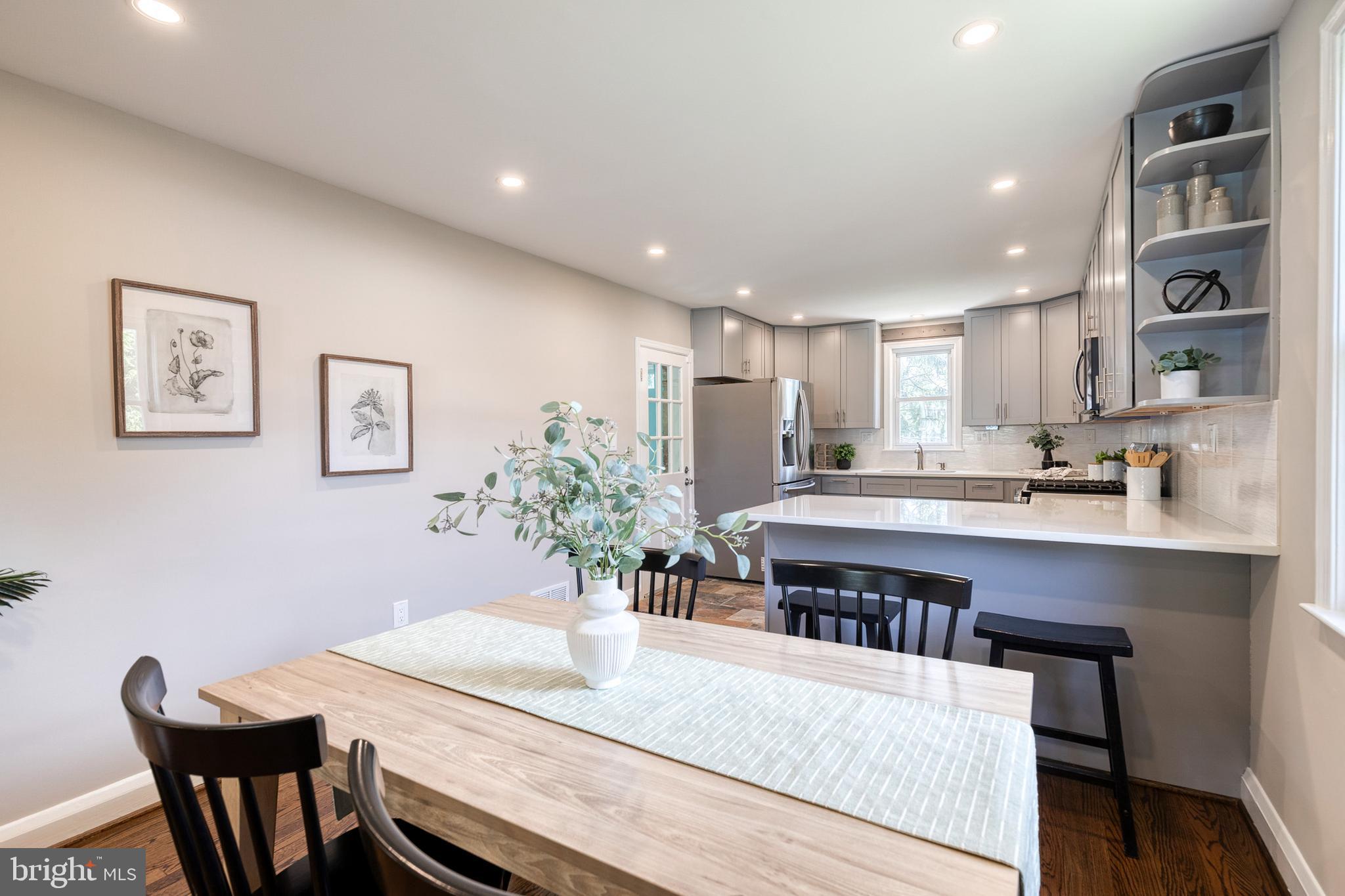 COLONIAL GARDENS - Residential