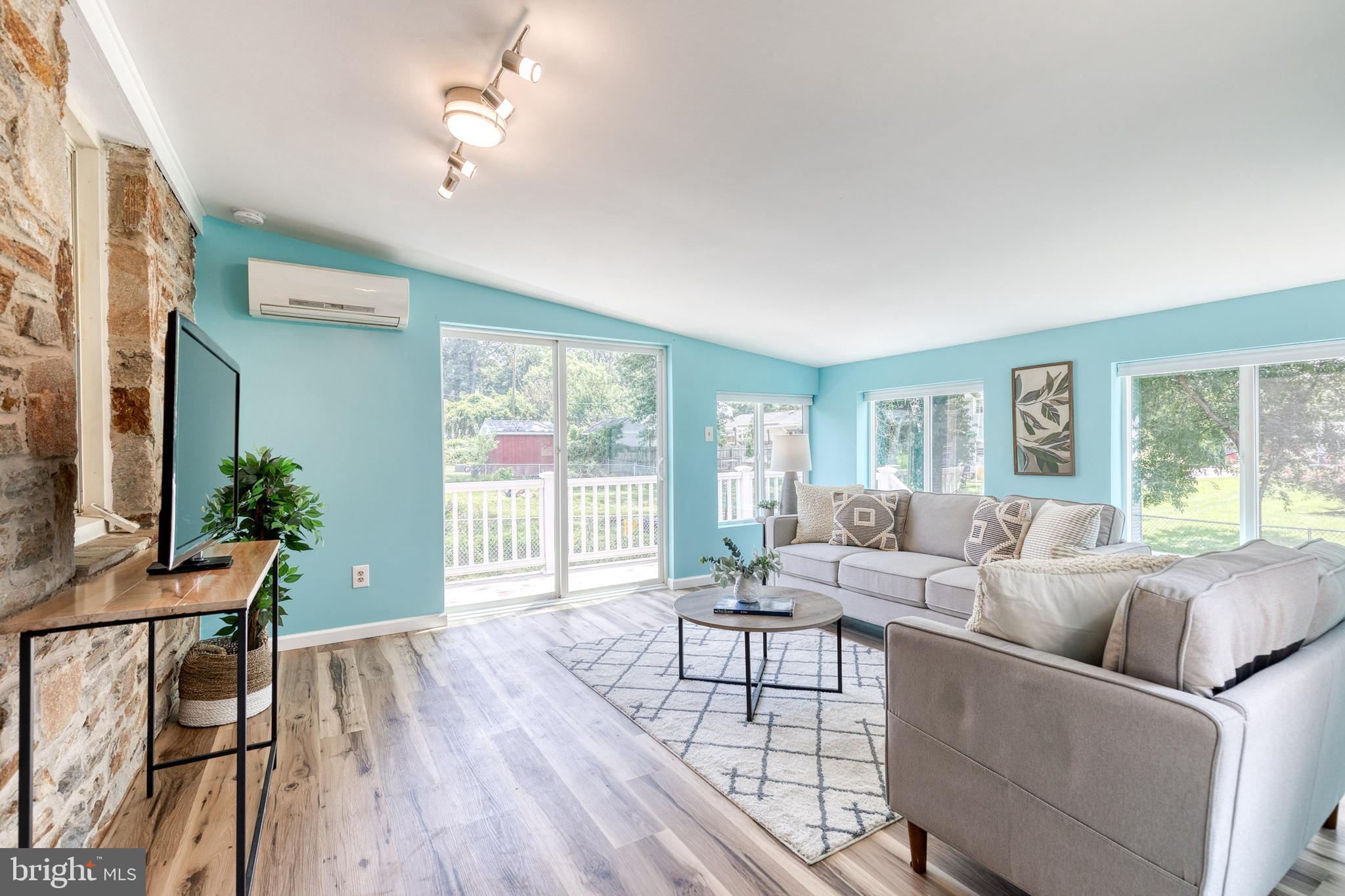 COLONIAL GARDENS - Residential