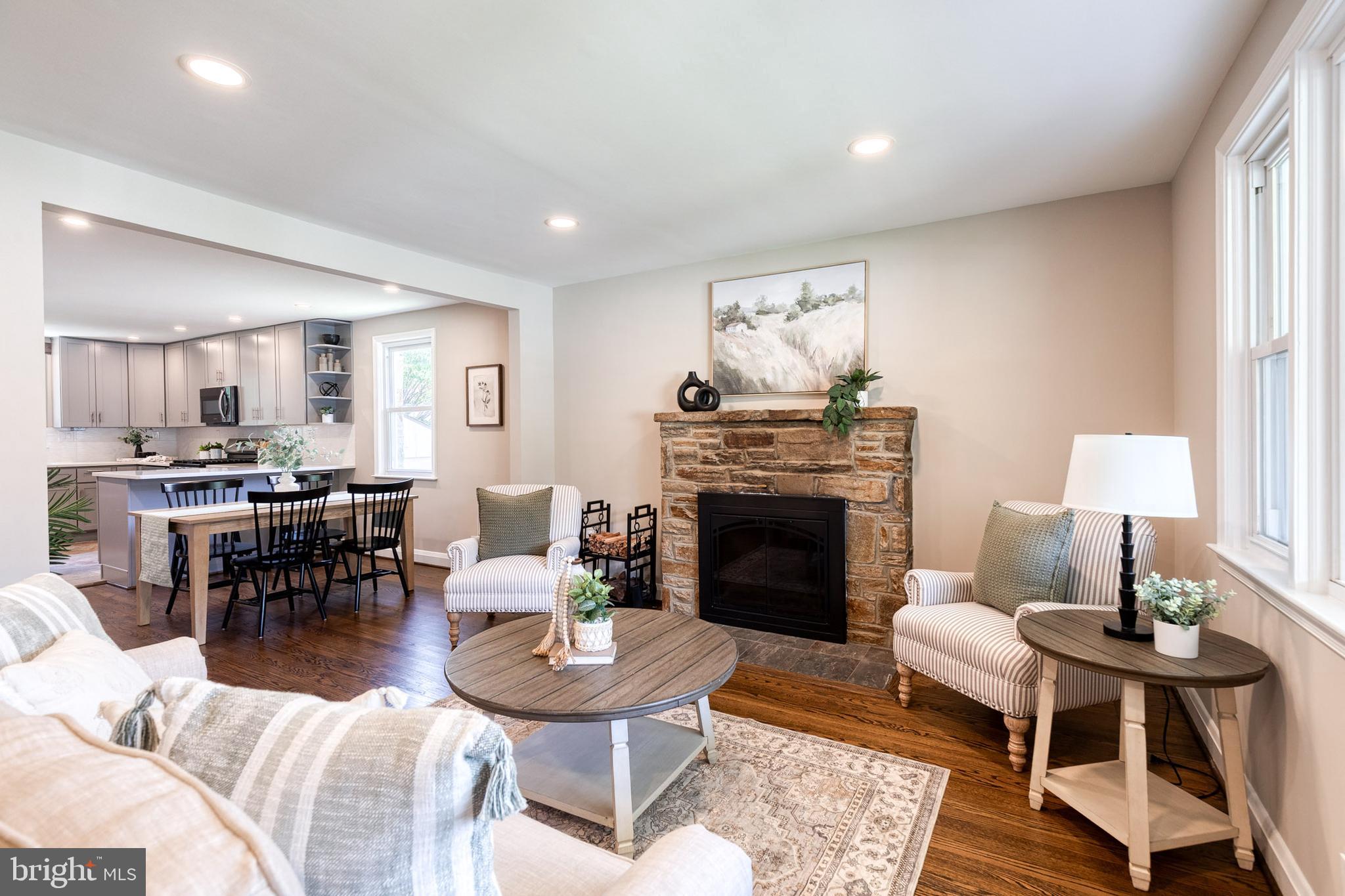 COLONIAL GARDENS - Residential