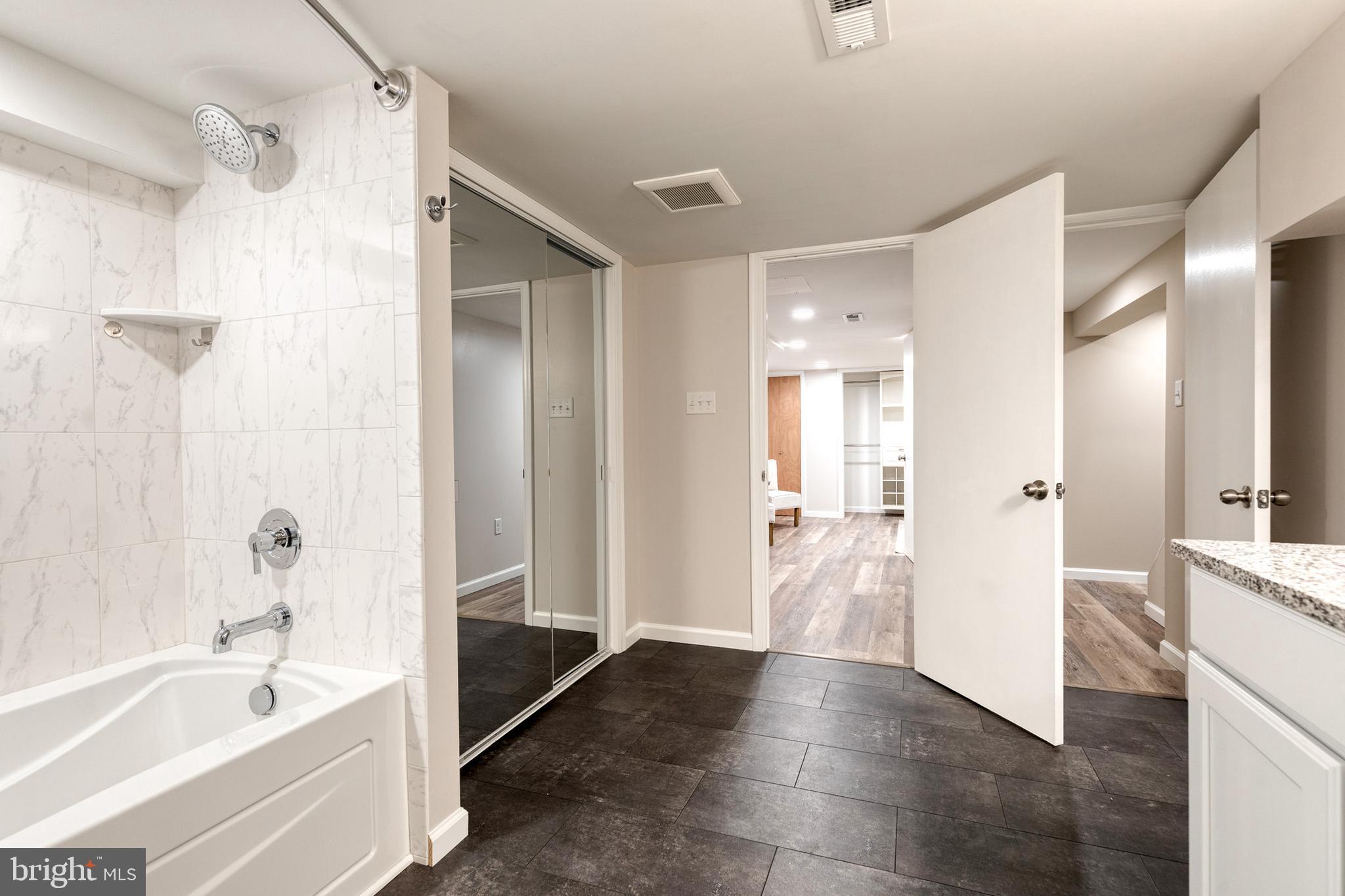 COLONIAL GARDENS - Residential