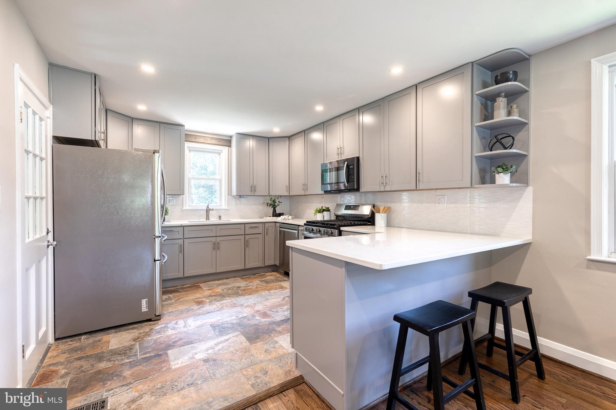 COLONIAL GARDENS - Residential