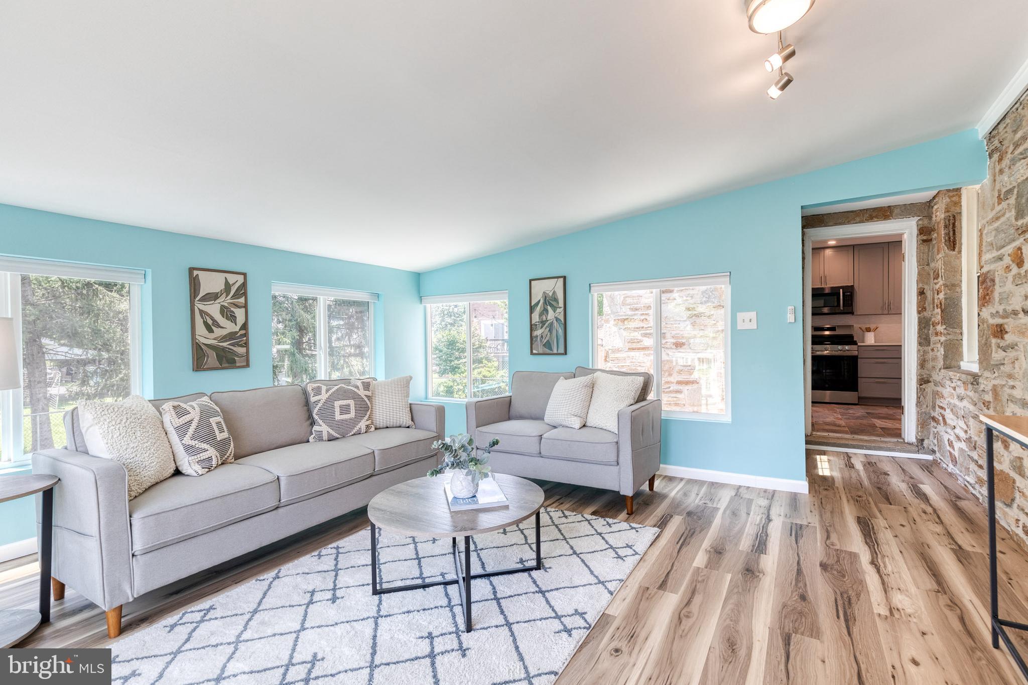 COLONIAL GARDENS - Residential