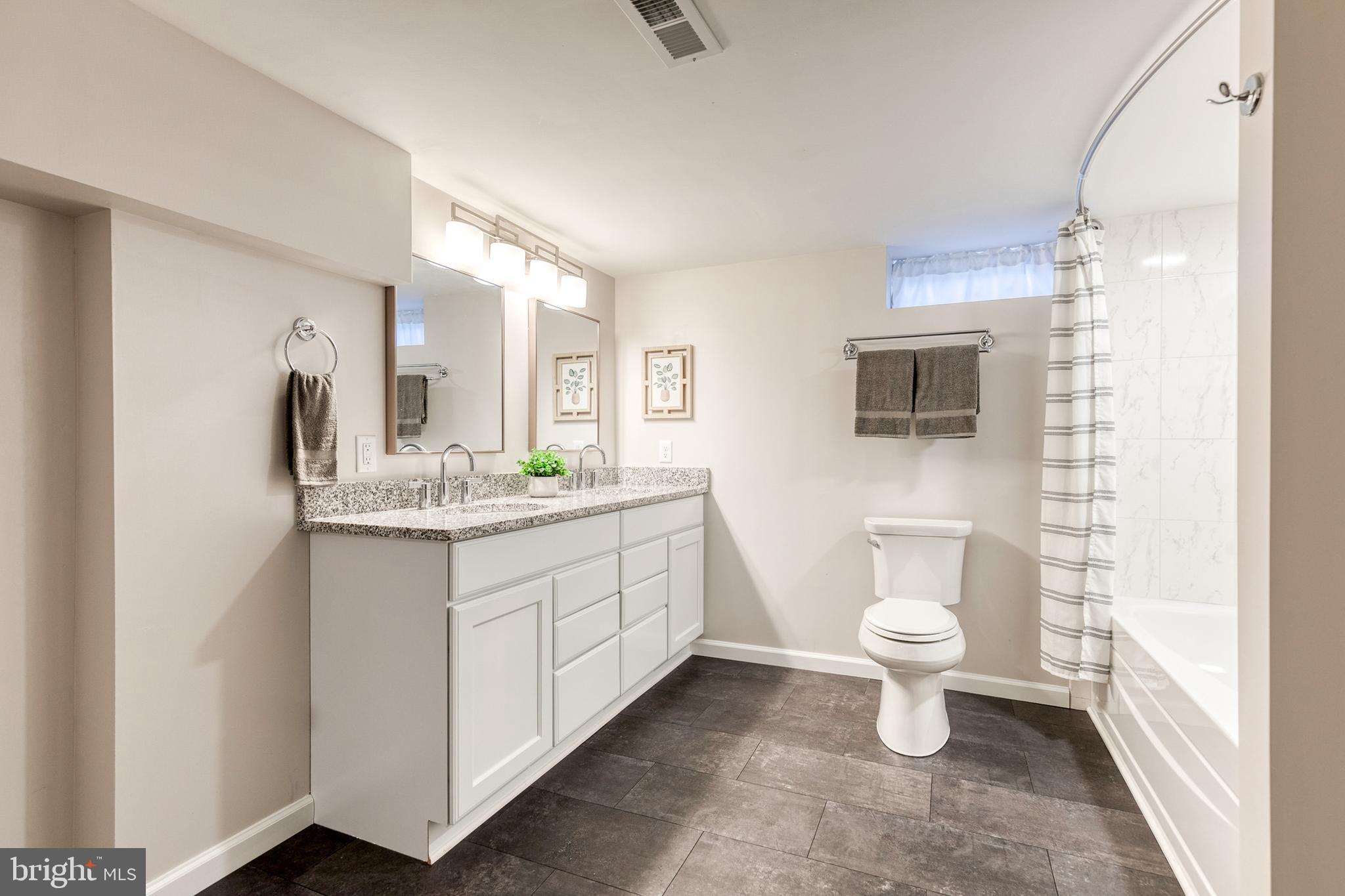 COLONIAL GARDENS - Residential