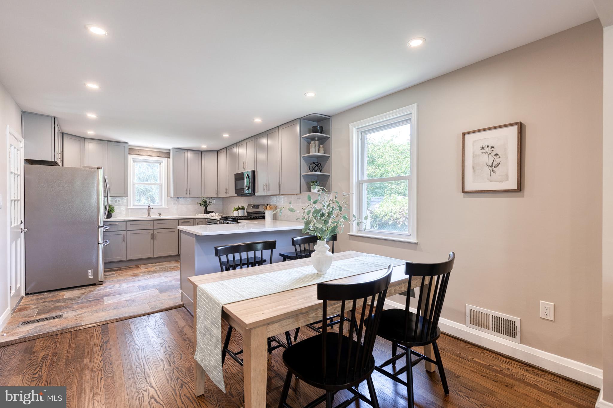 COLONIAL GARDENS - Residential