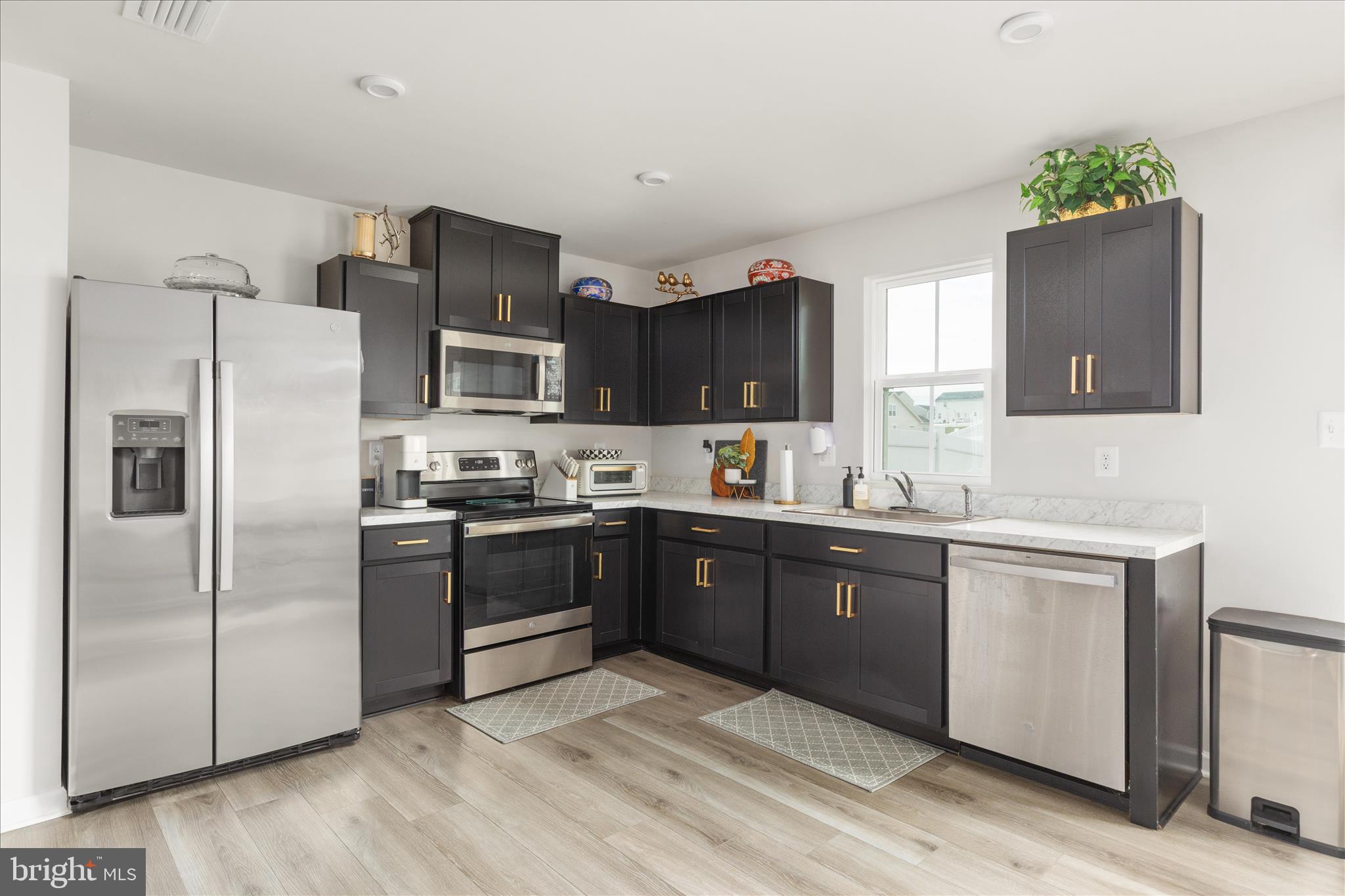 CARDINAL POINTE - Residential