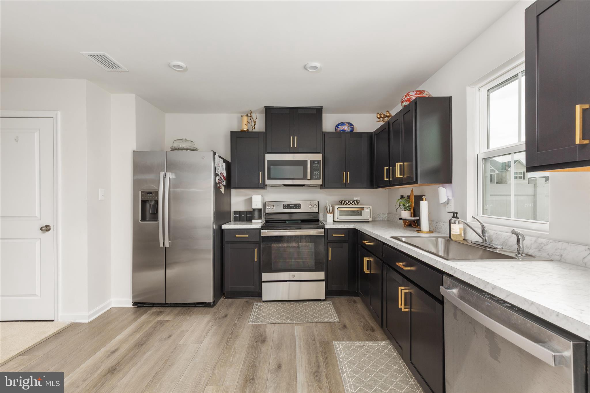 CARDINAL POINTE - Residential